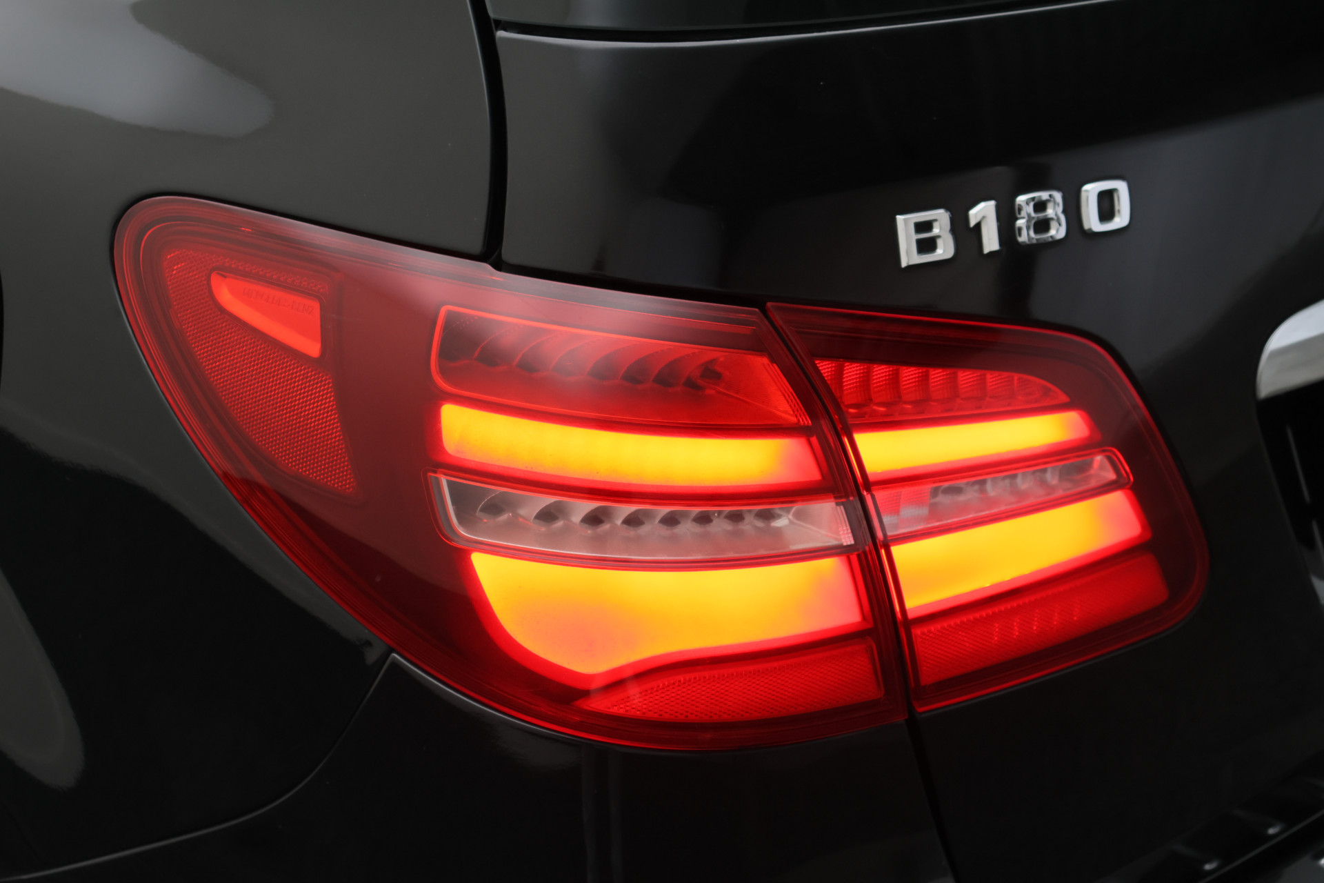 Foto van Mercedes-Benz B 180