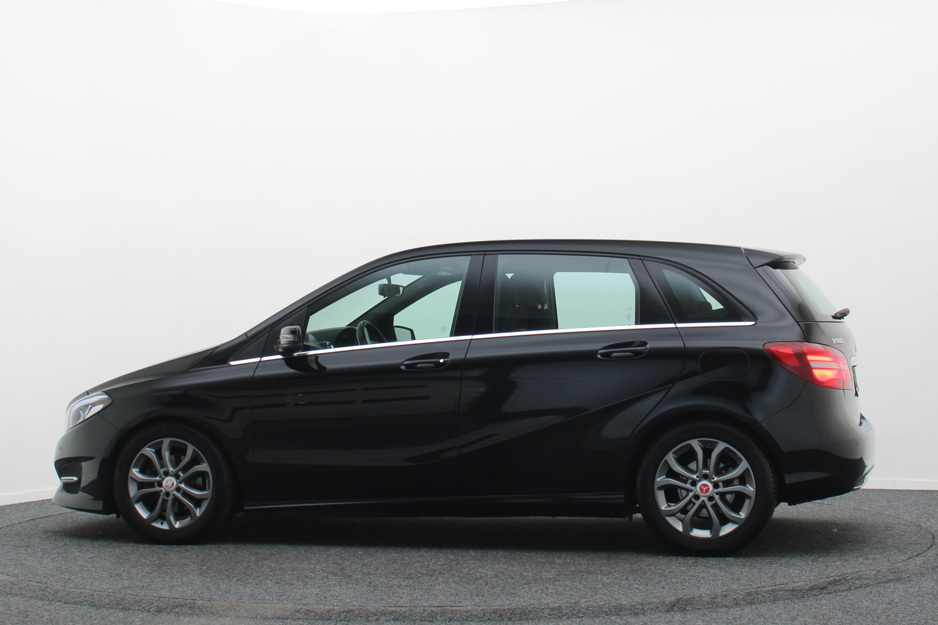 Foto van Mercedes-Benz B 180