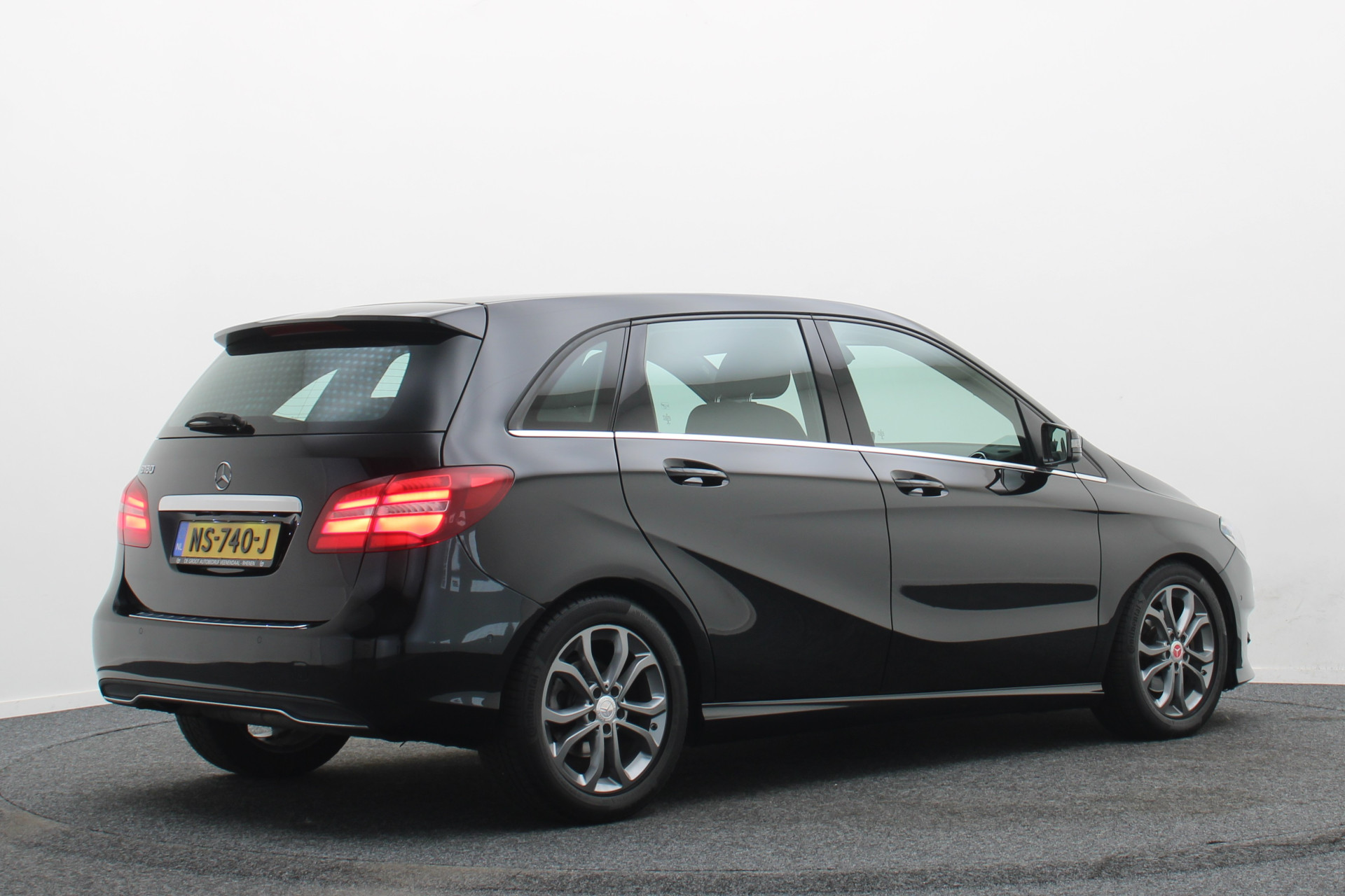 Foto van Mercedes-Benz B 180