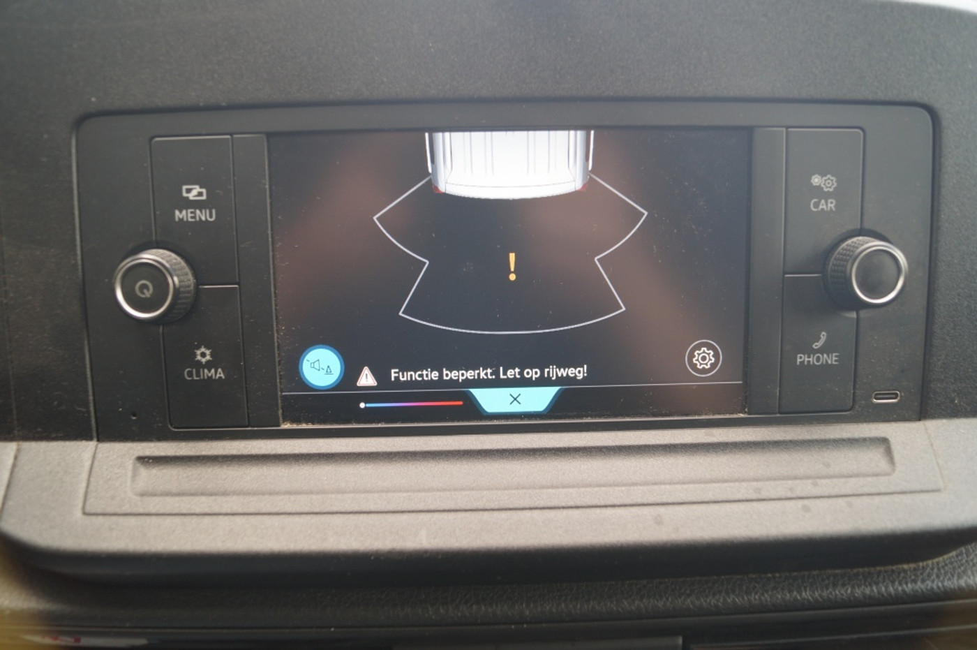 Foto van Volkswagen Caddy Modified Partition Wall