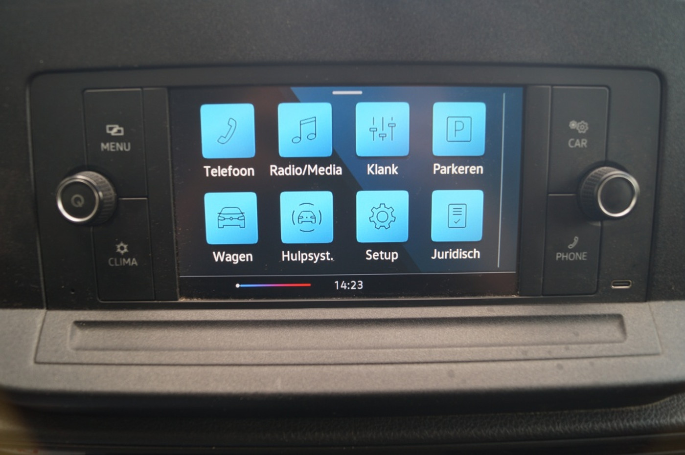 Foto van Volkswagen Caddy Modified Partition Wall
