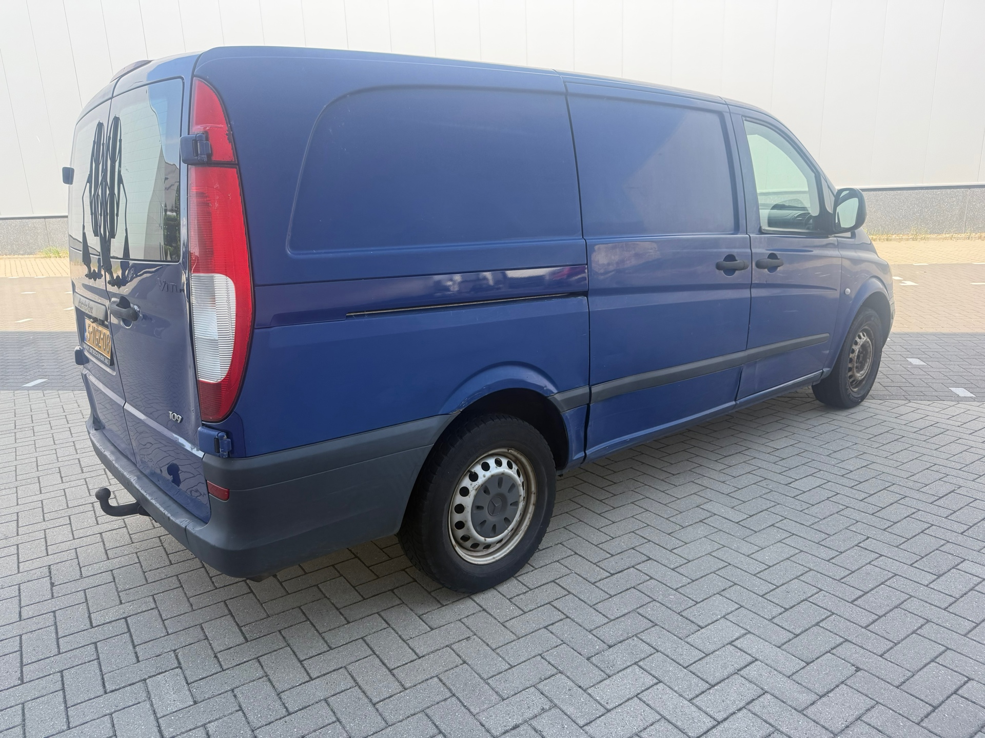 Foto van Mercedes-Benz Vito 109