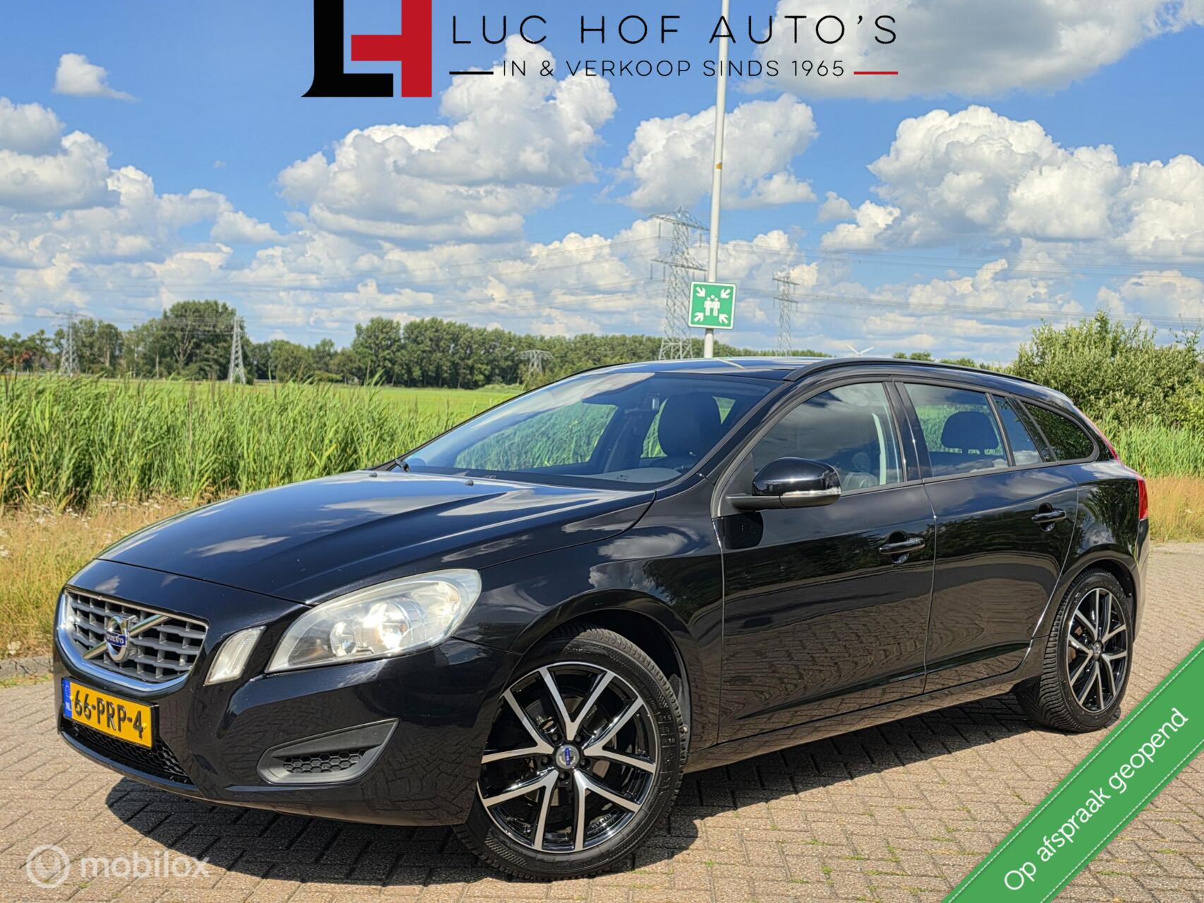 Volvo V60 1.6 T4 Summum 2011 - voorkant