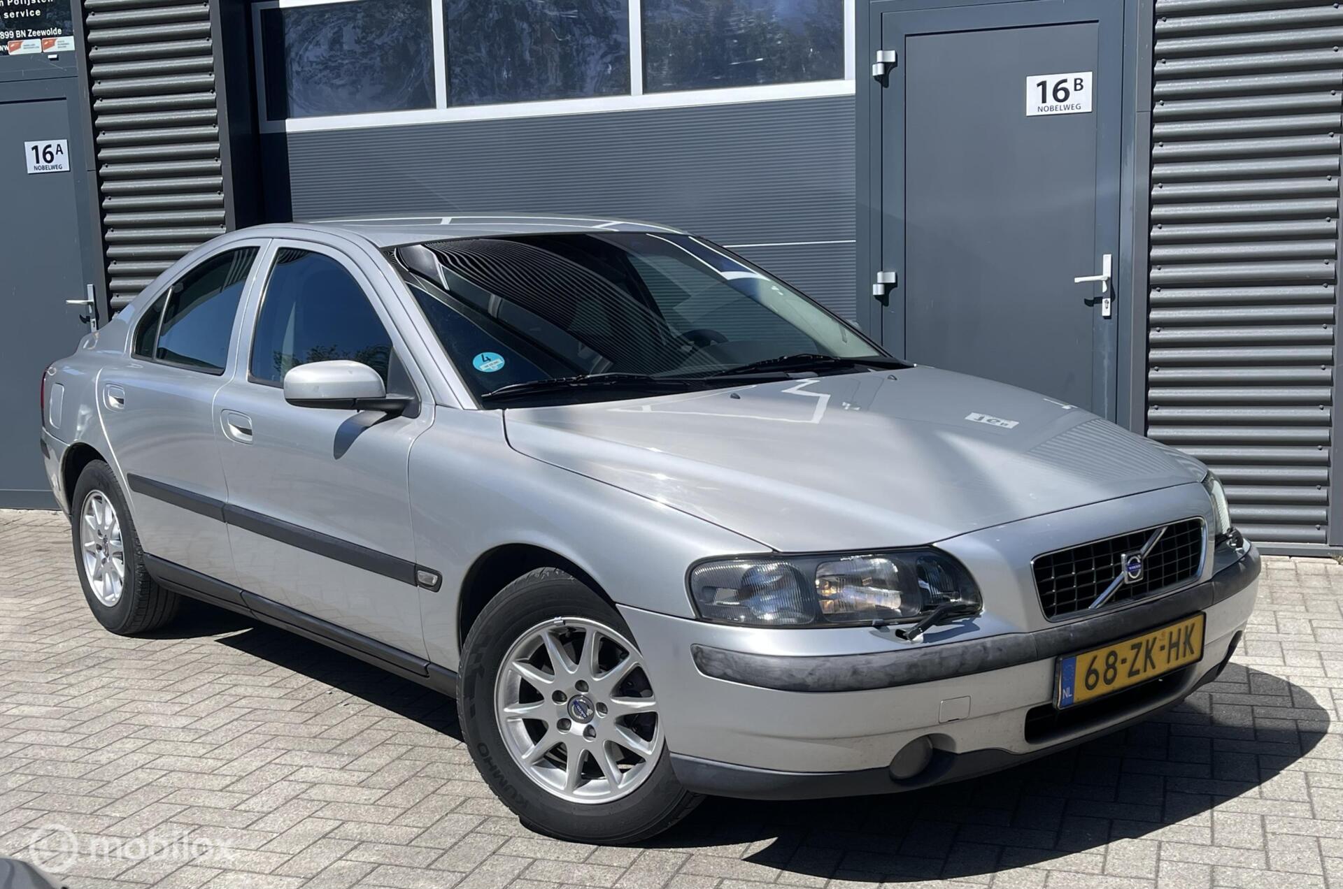 Volvo S60 2.4|Nieuwe apk|handbak|Airco 2004 - voorkant