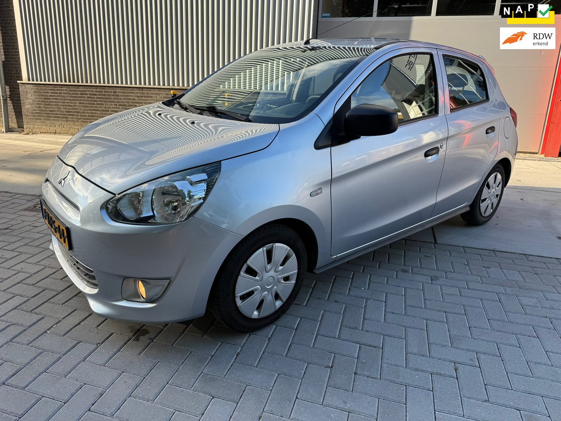 Mitsubishi Mitsubishi Space Star 1.0 Inform 2013 - voorkant