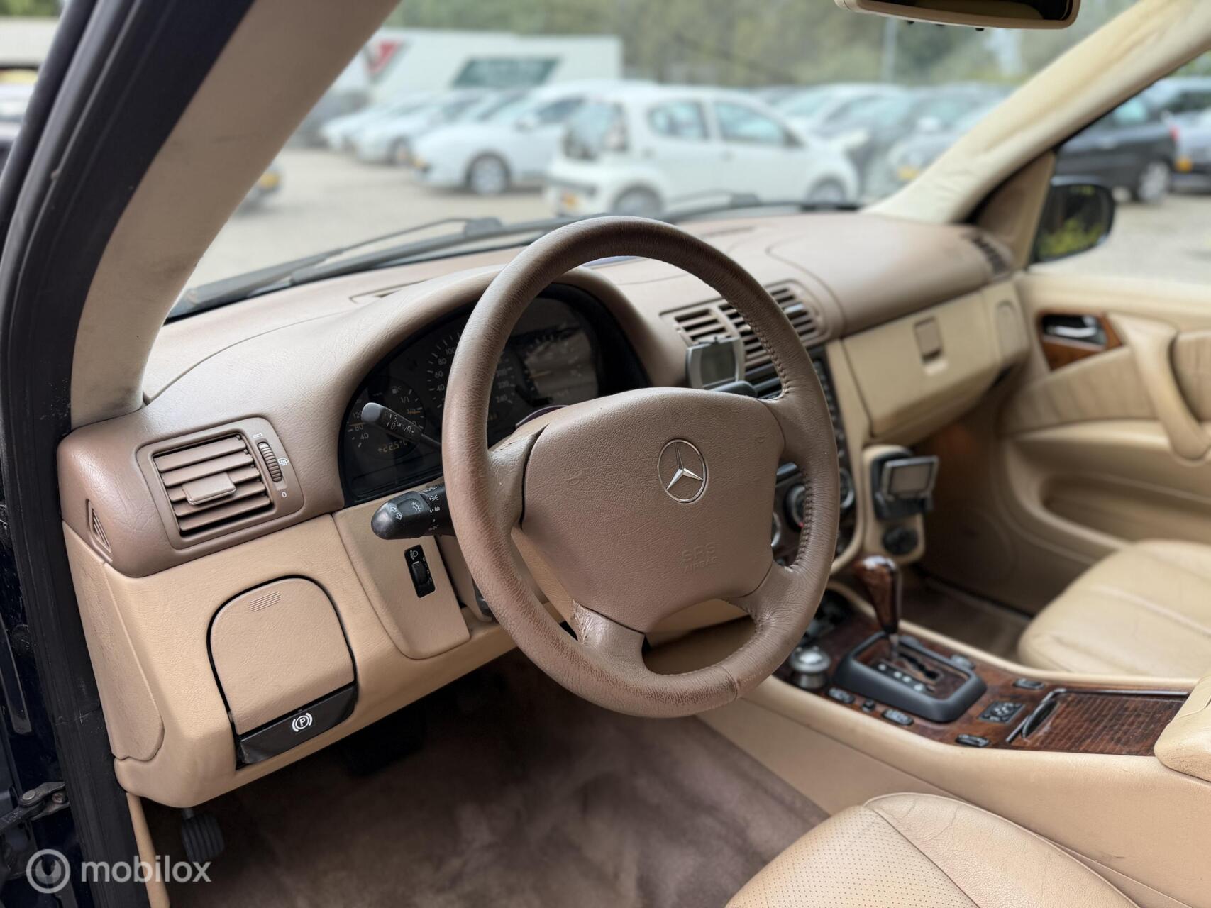 Foto van Mercedes-Benz ML 500