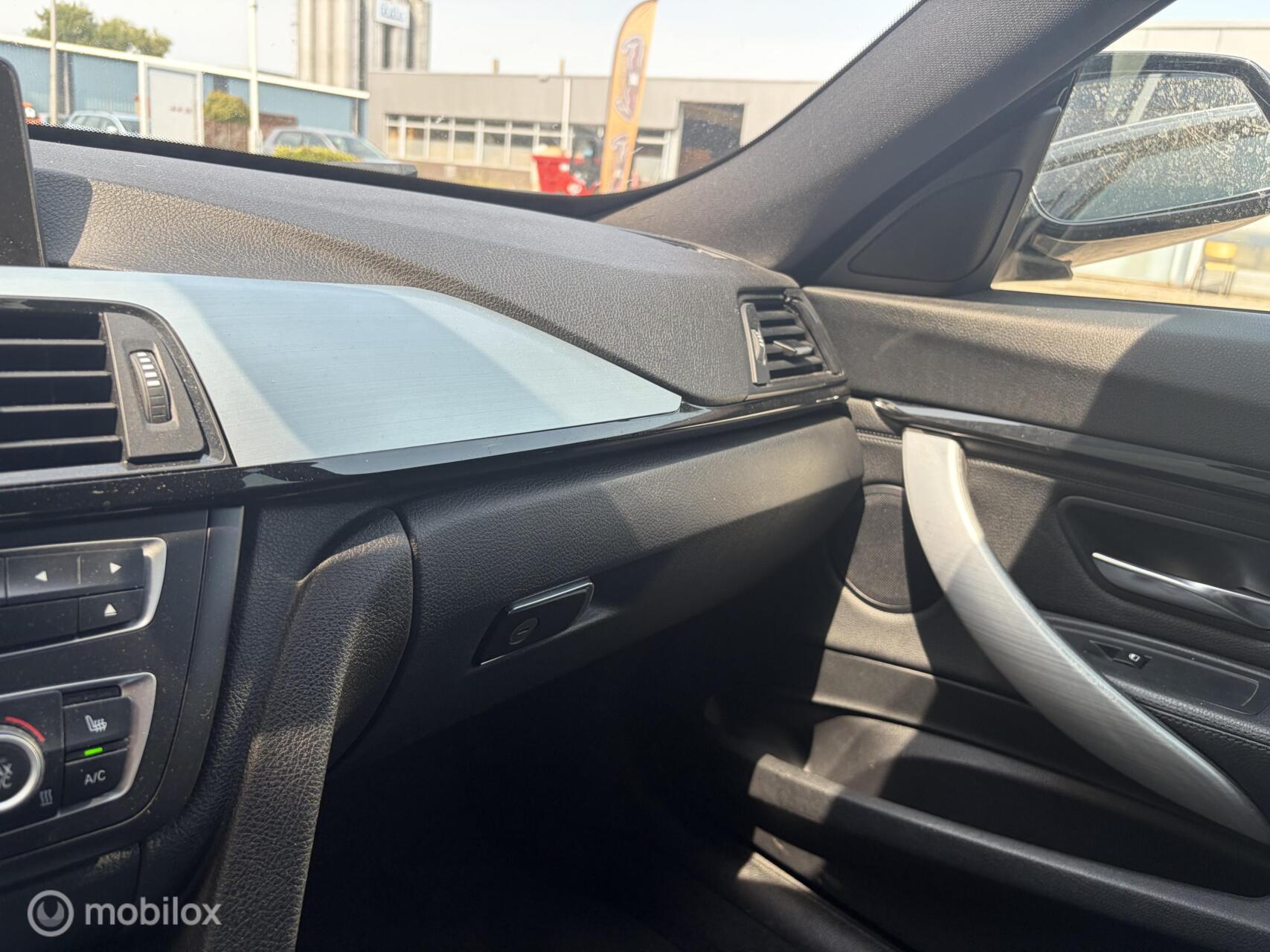 Foto van BMW 328i