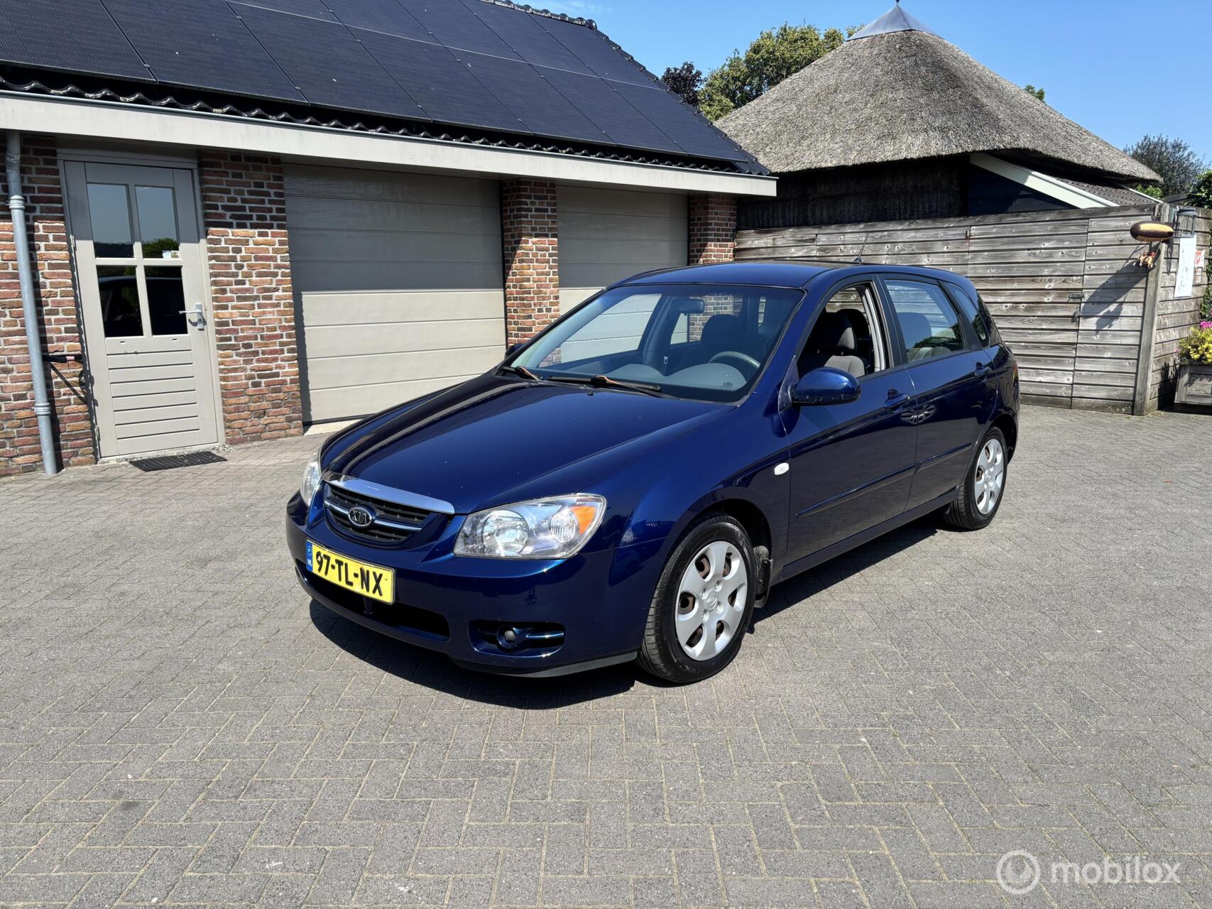 Kia Cerato 1.6-16V M-bition 2006 - voorkant
