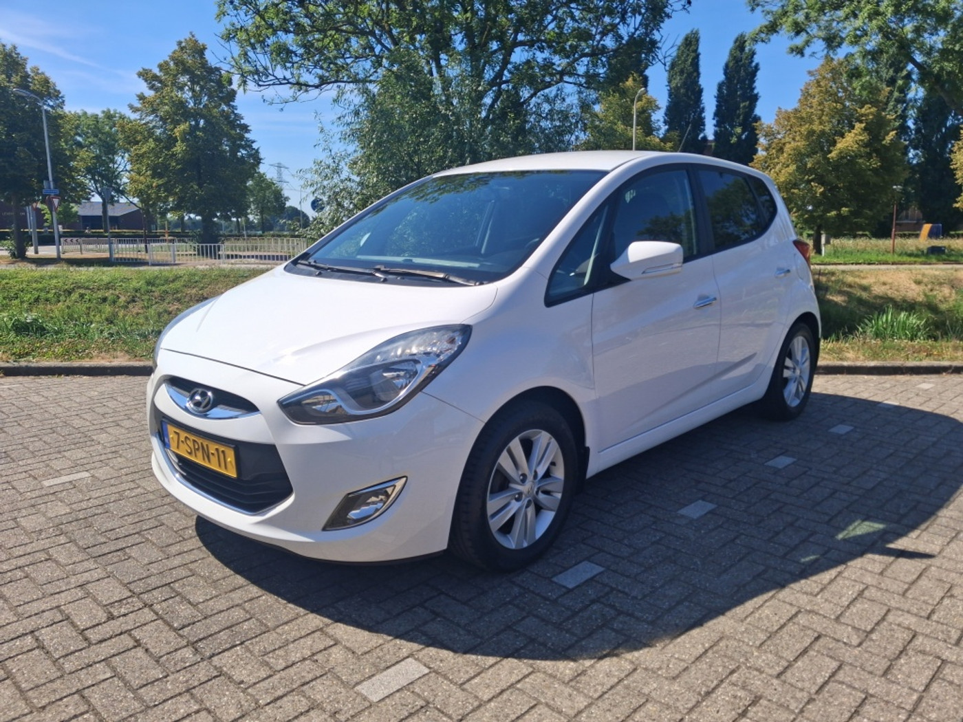 Hyundai Ix20 1.6i i-Vision 2013 - voorkant