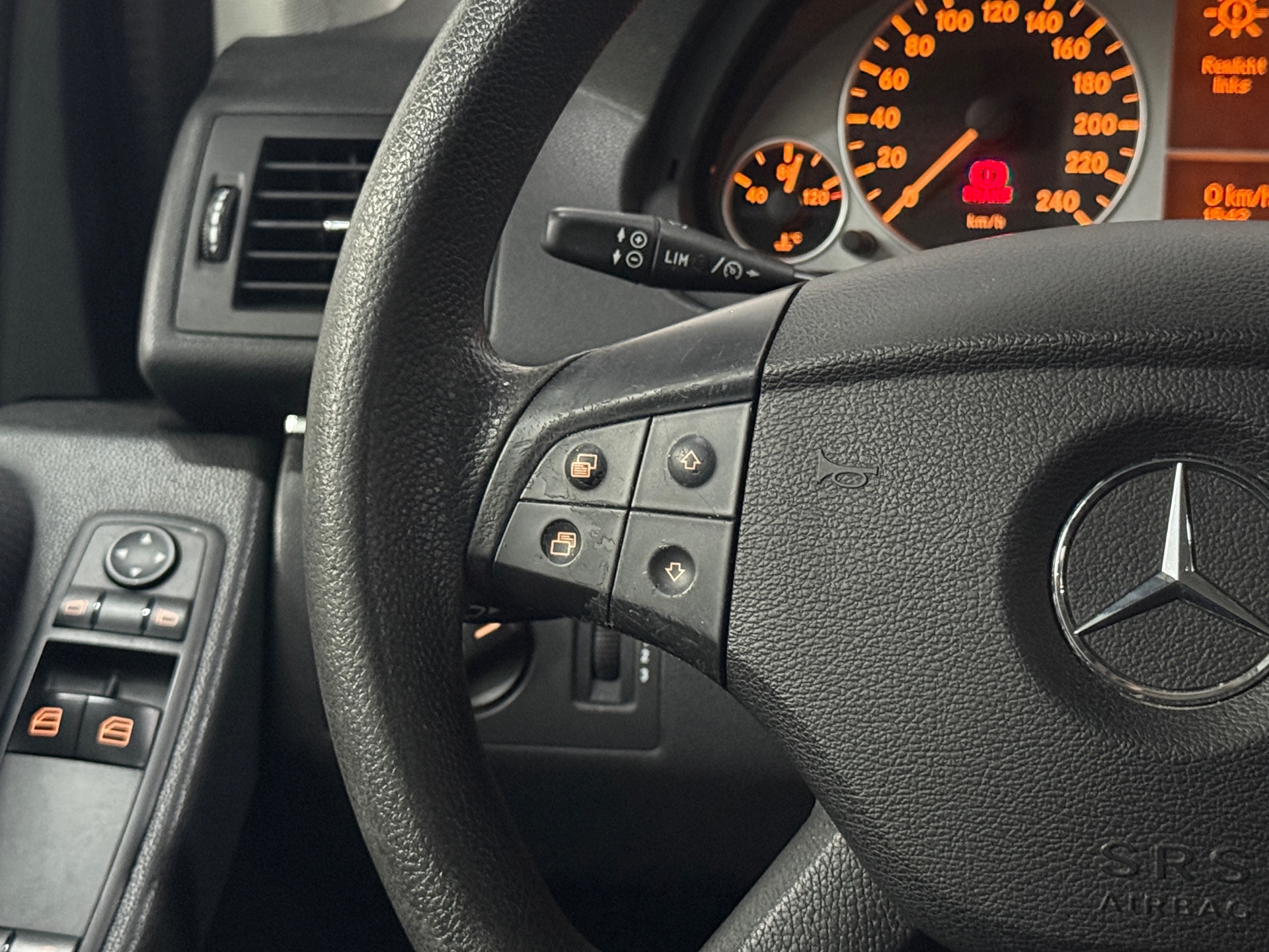 Foto van Mercedes-Benz B 180