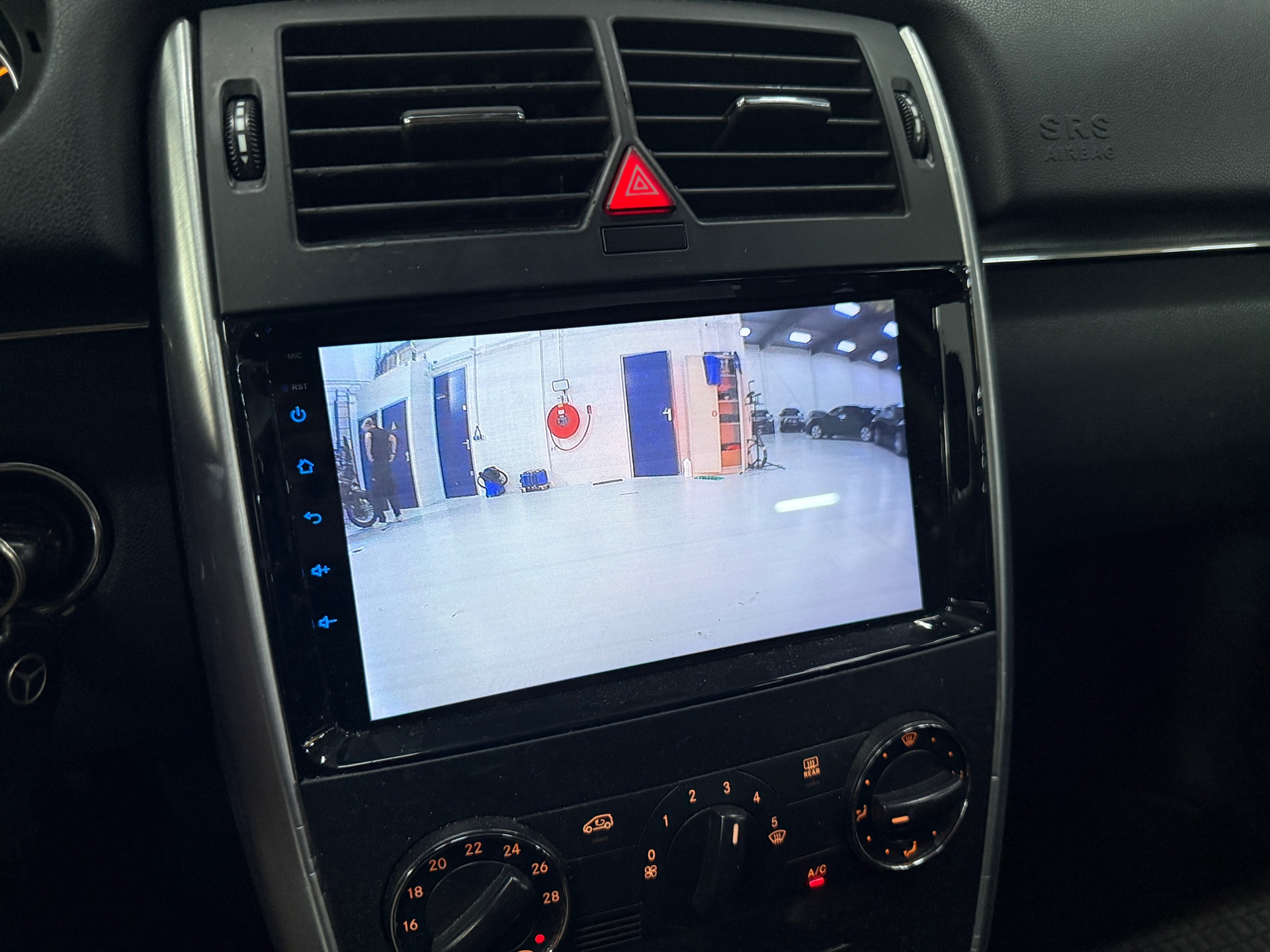 Foto van Mercedes-Benz B 180