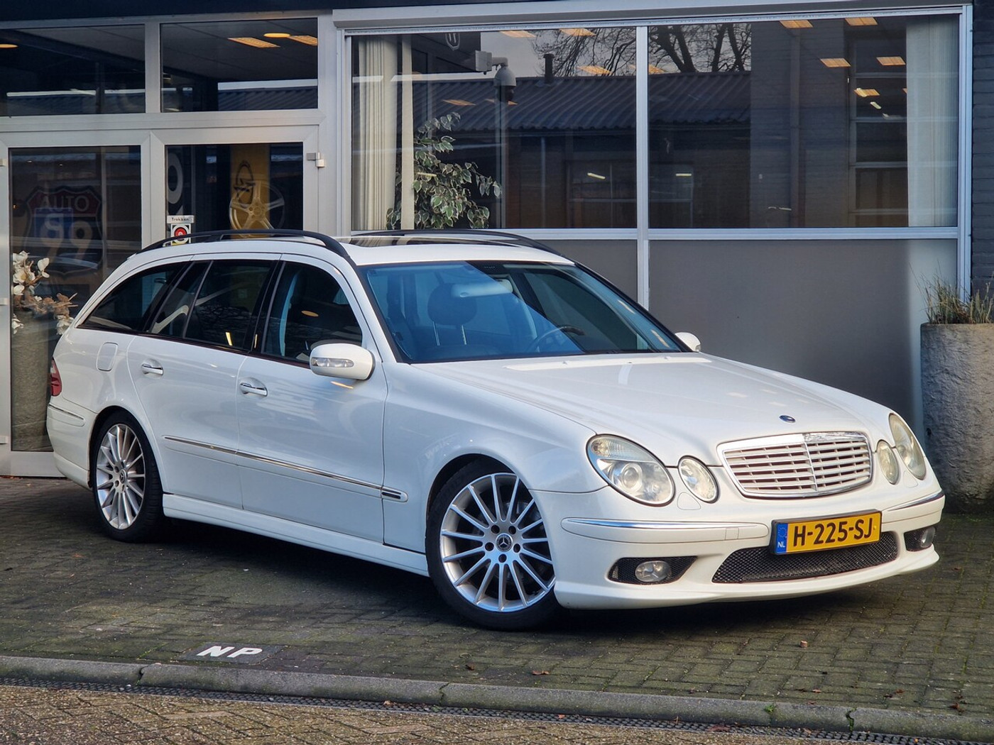 Foto van Mercedes-Benz E 500