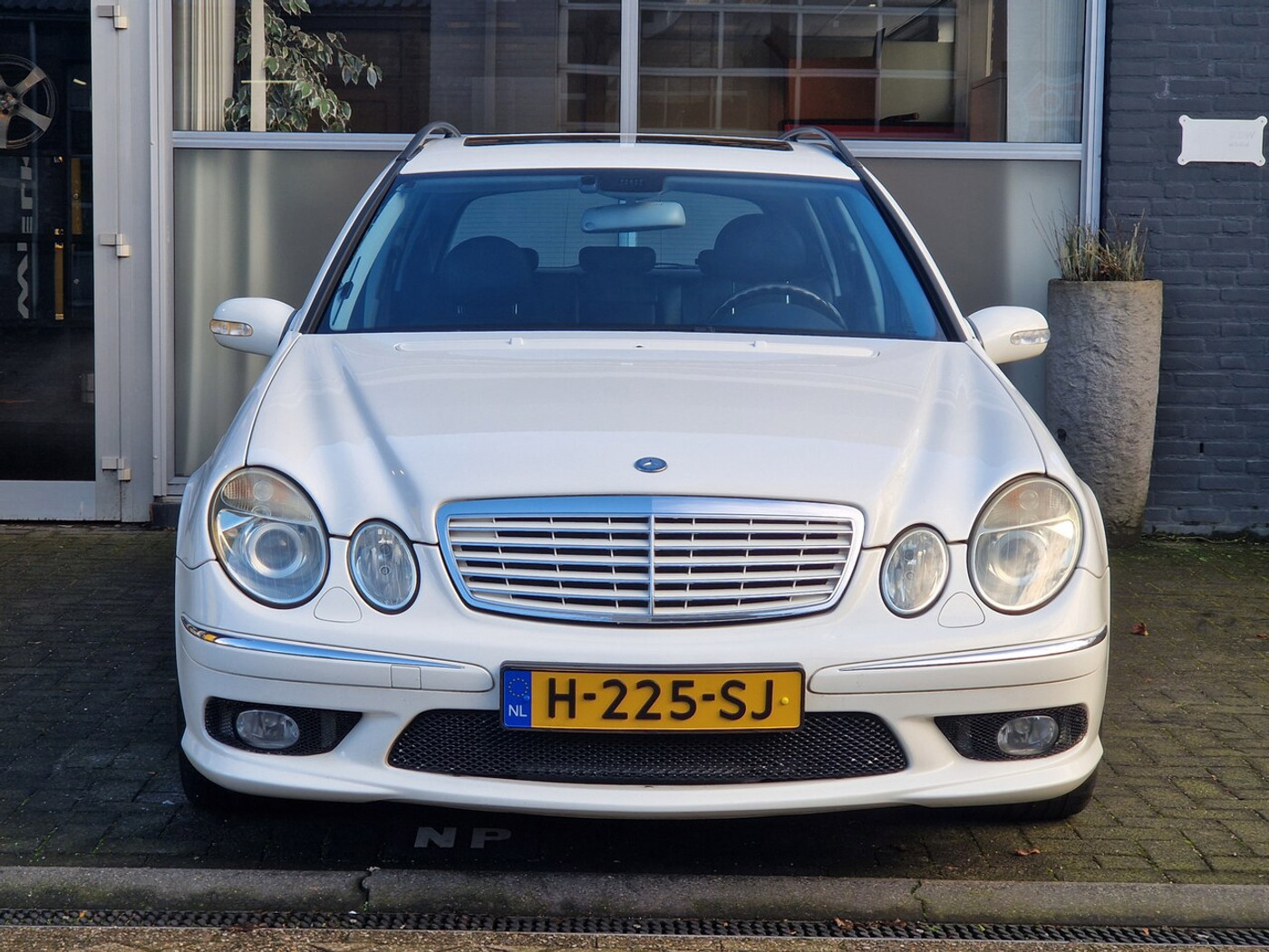 Foto van Mercedes-Benz E 500