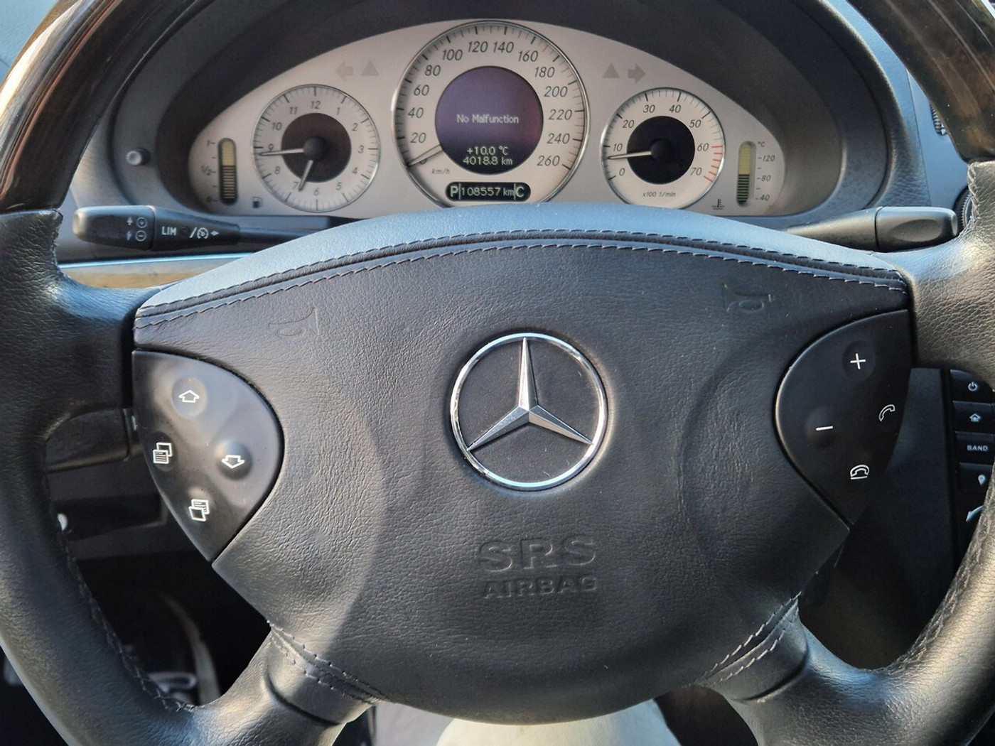 Foto van Mercedes-Benz E 500