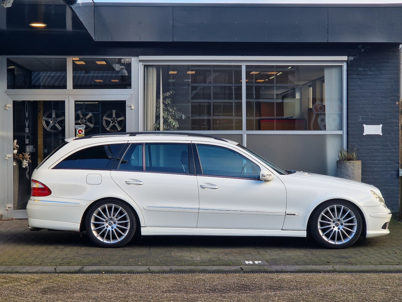 Foto van Mercedes-Benz E 500