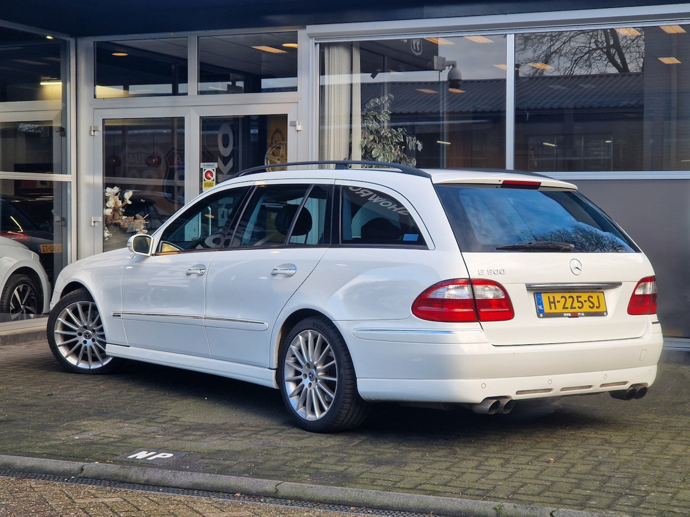 Foto van Mercedes-Benz E 500