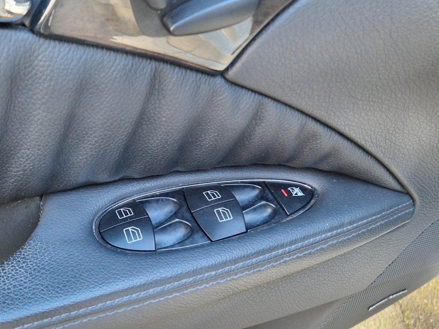 Foto van Mercedes-Benz E 500