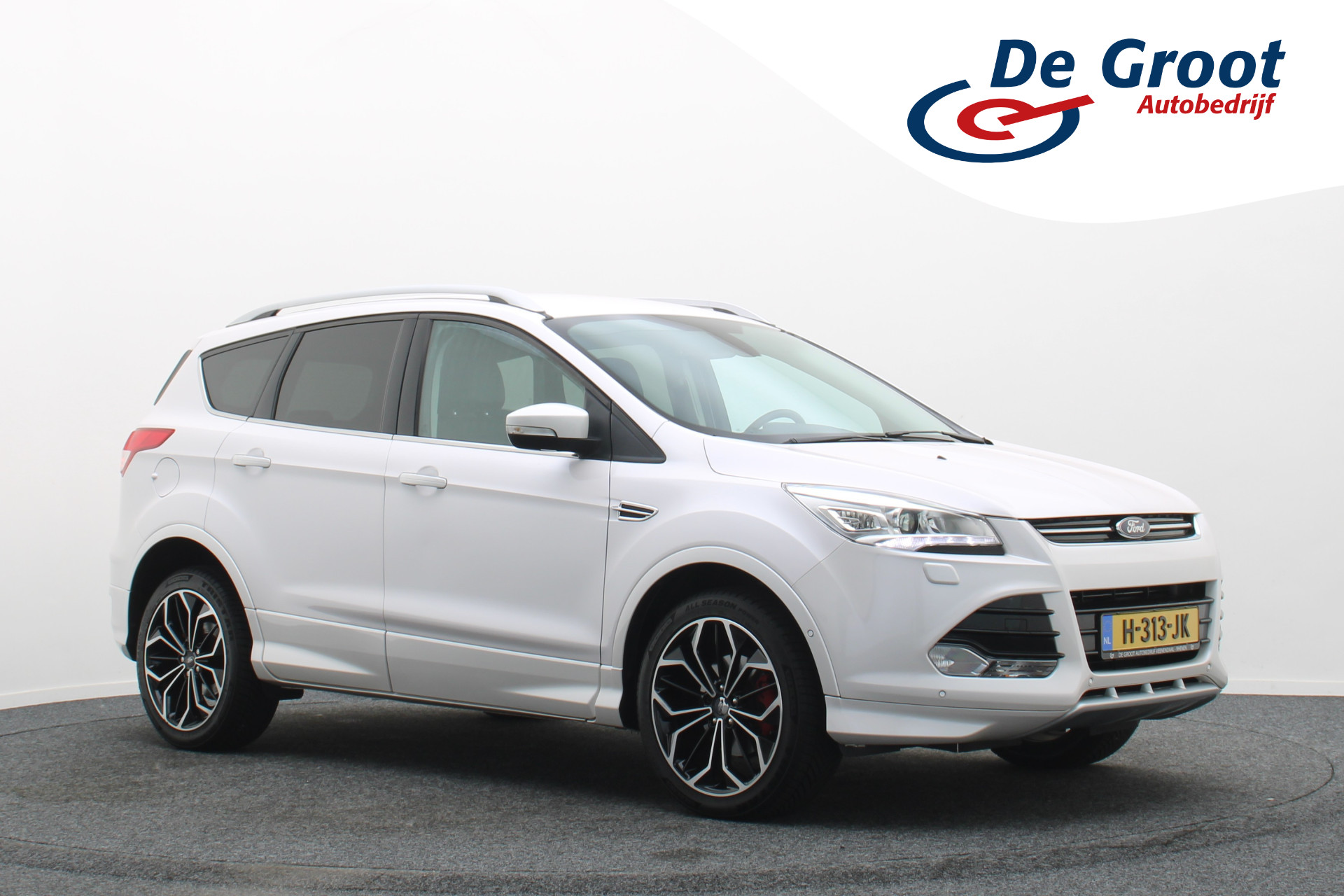 Ford Kuga 1.5 Titanium Styling Pack 2015 - voorkant
