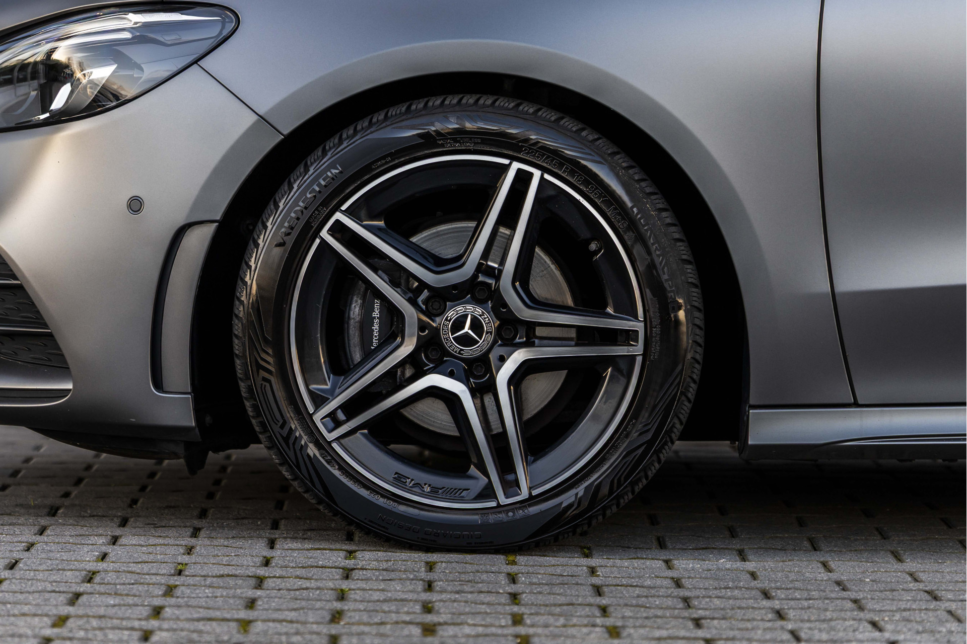 Foto van Mercedes-Benz B 200