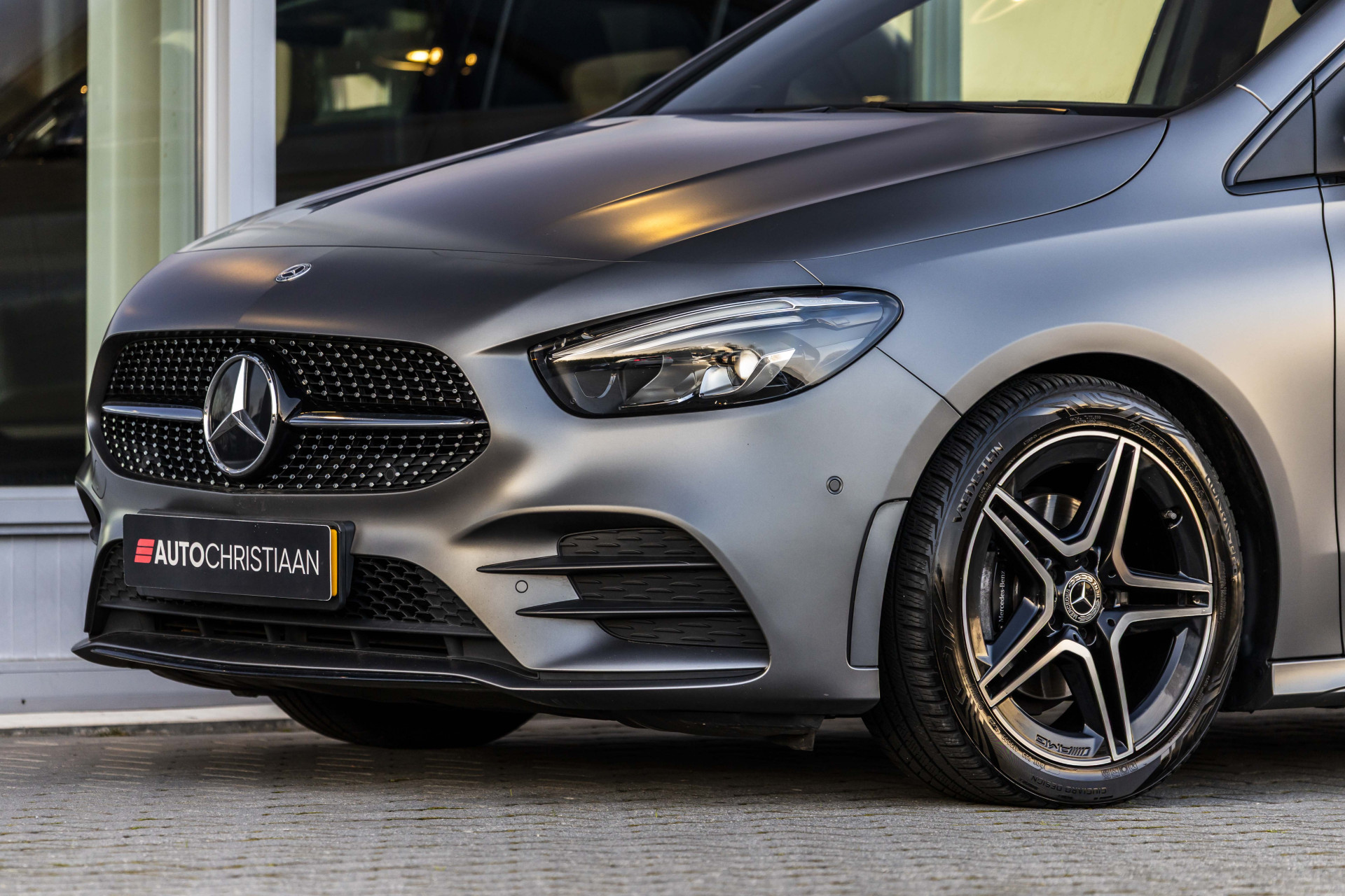 Foto van Mercedes-Benz B 200