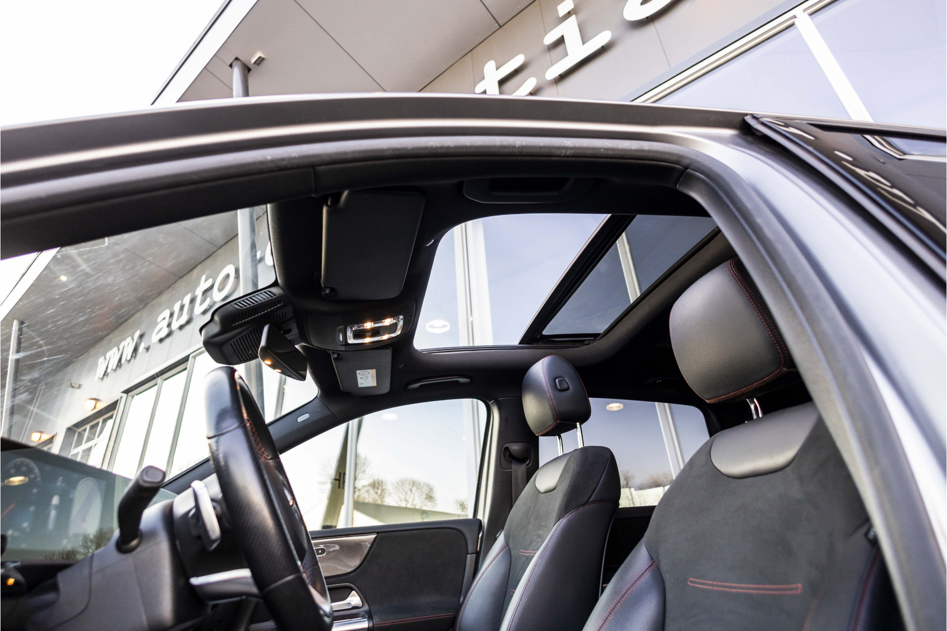 Foto van Mercedes-Benz B 200