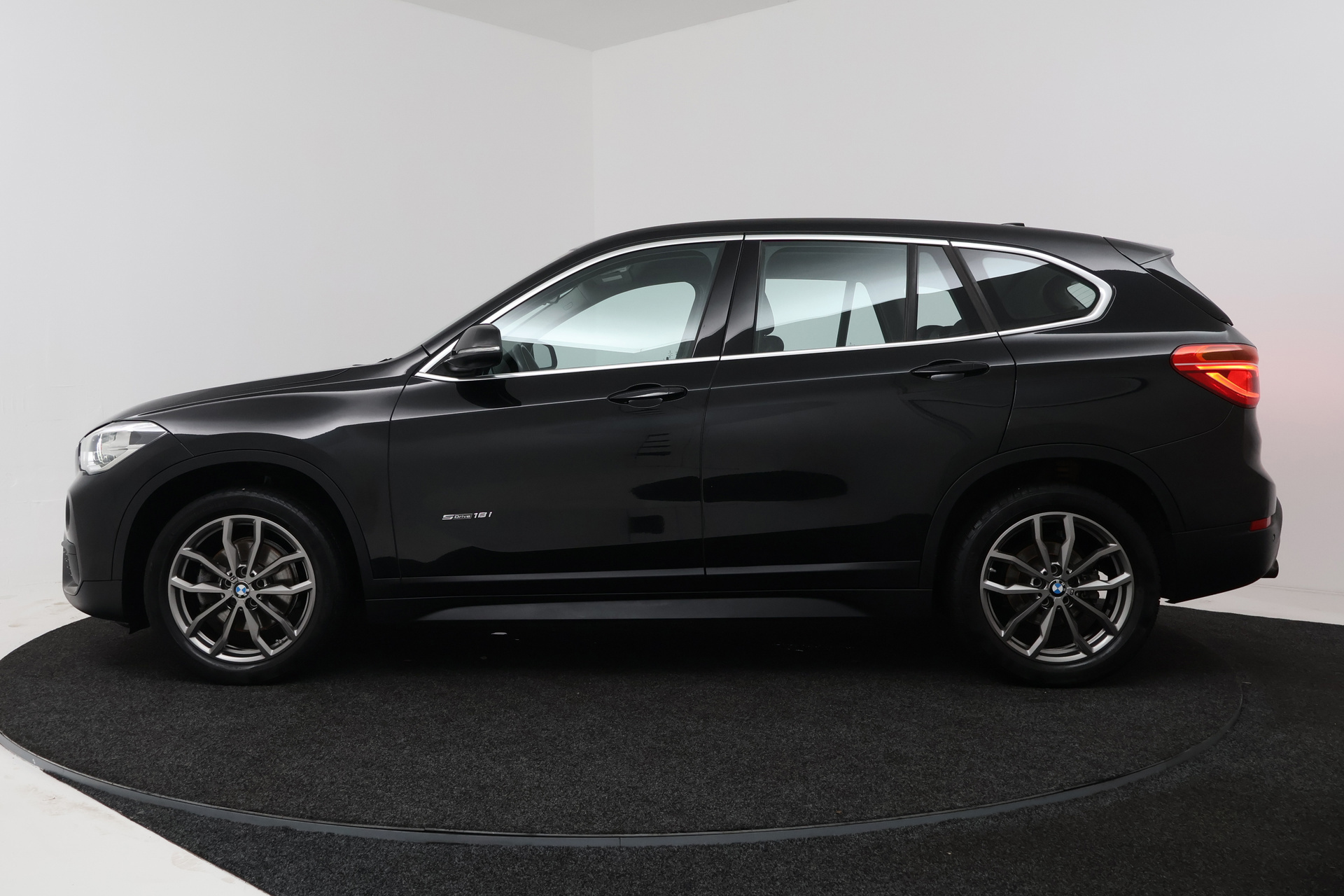Foto van BMW X1 Sdrive18i