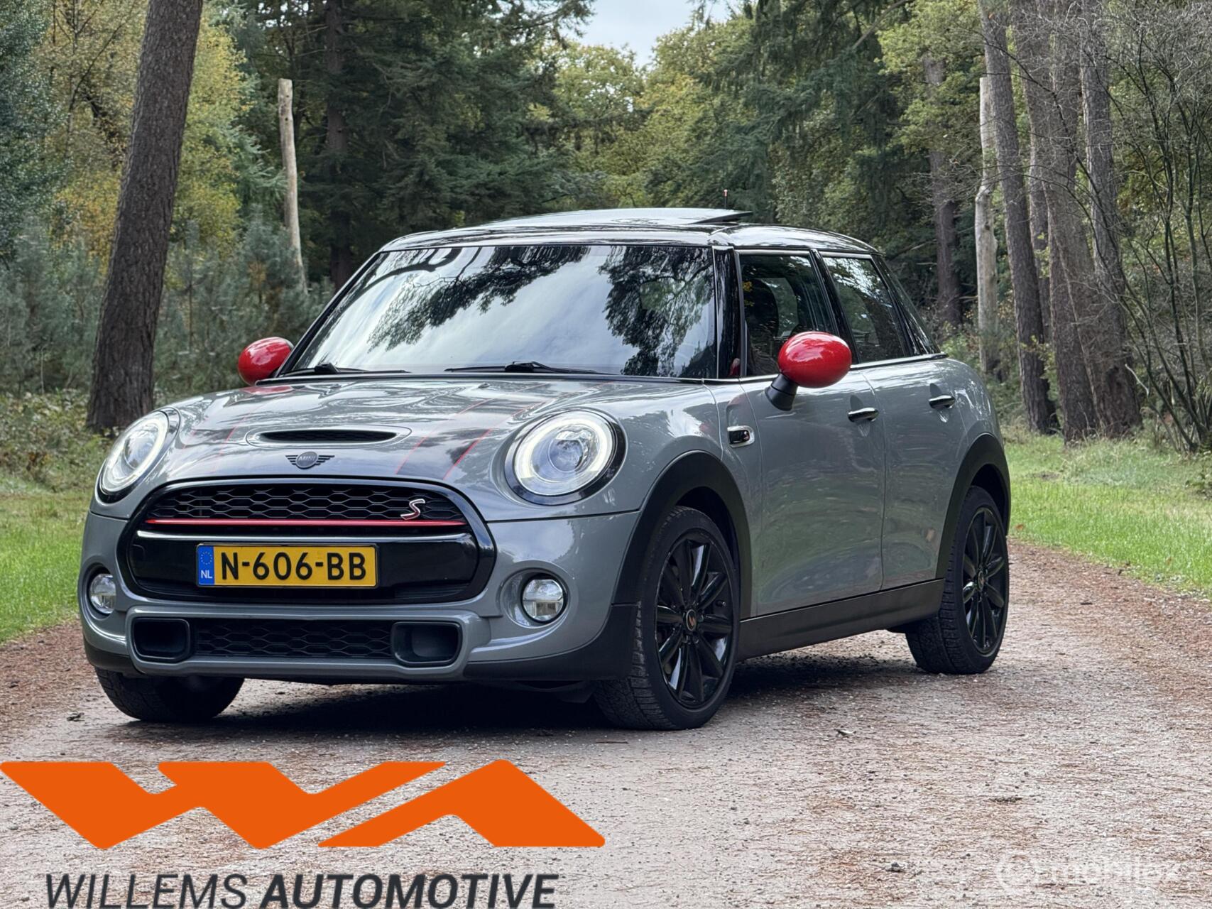 Mini Cooper S 2.0 Cooper S Chili Serious Business 2016 - voorkant