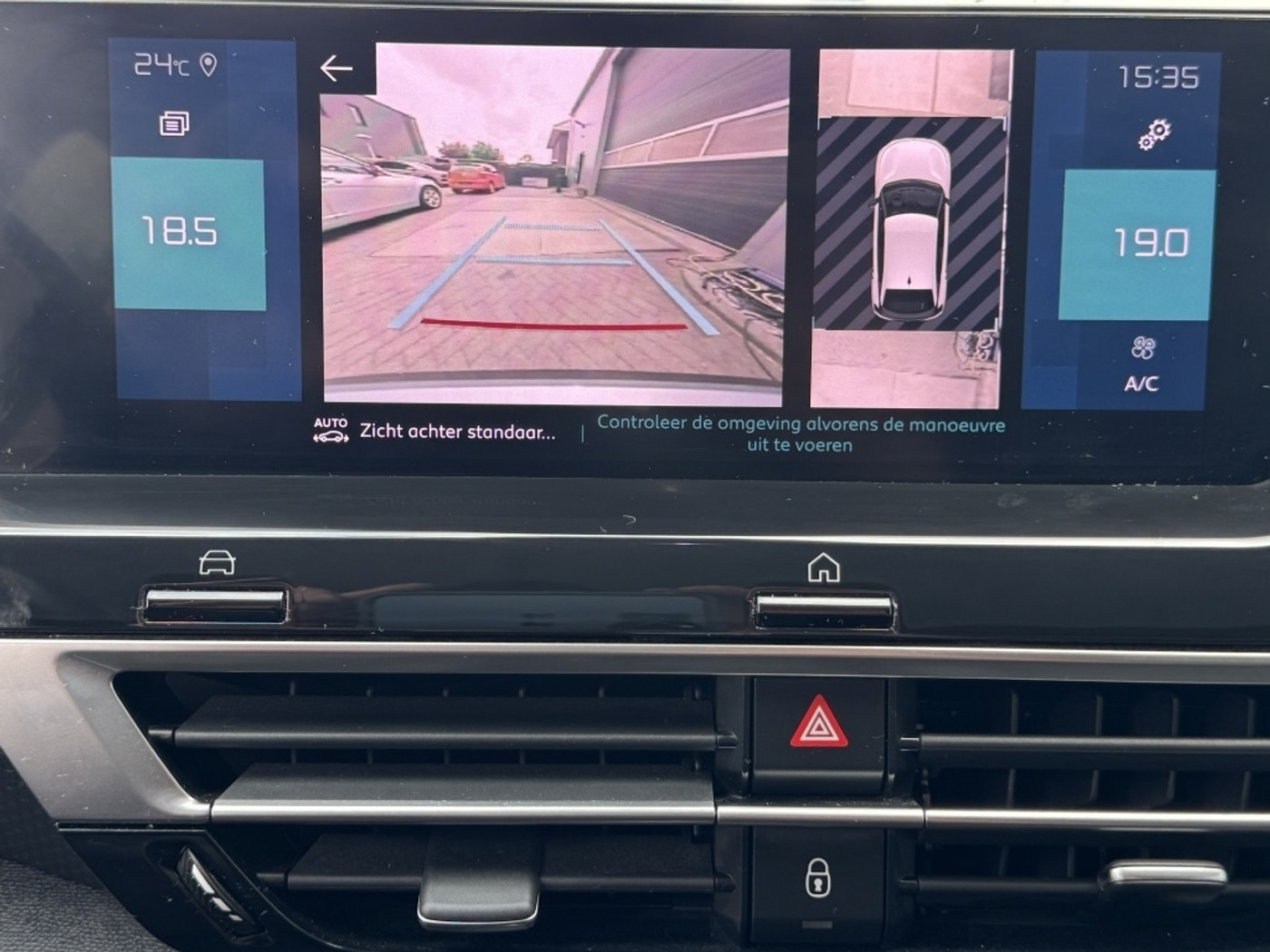 Foto van Citroen E-c4