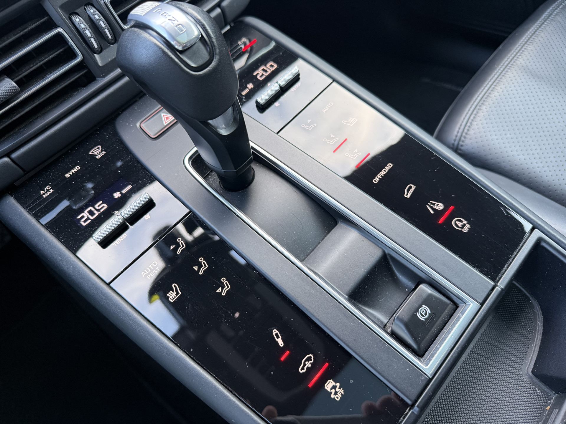 Foto van Porsche Macan T