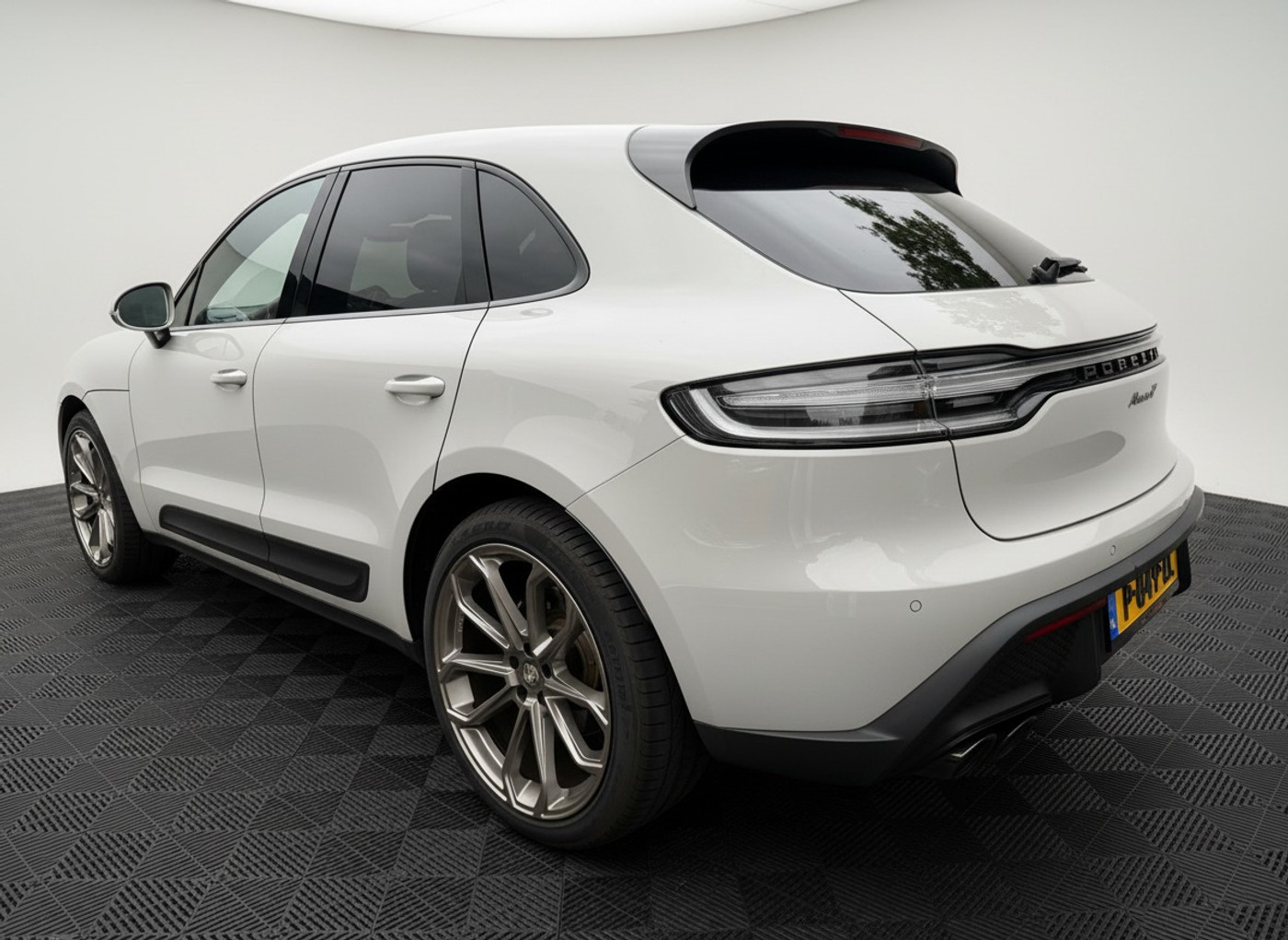 Foto van Porsche Macan T