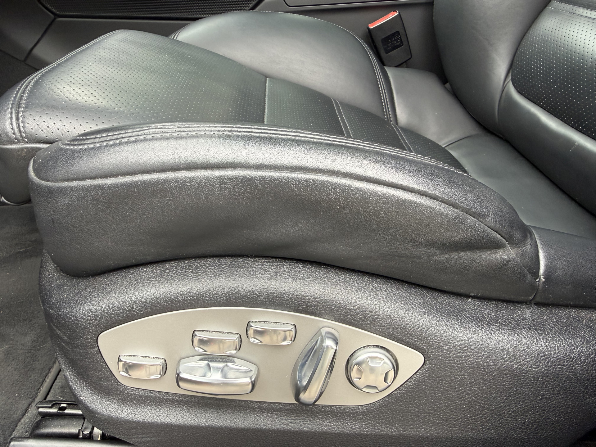 Foto van Porsche Macan T