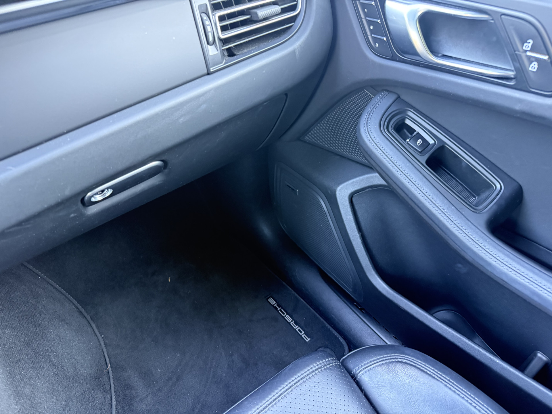 Foto van Porsche Macan T