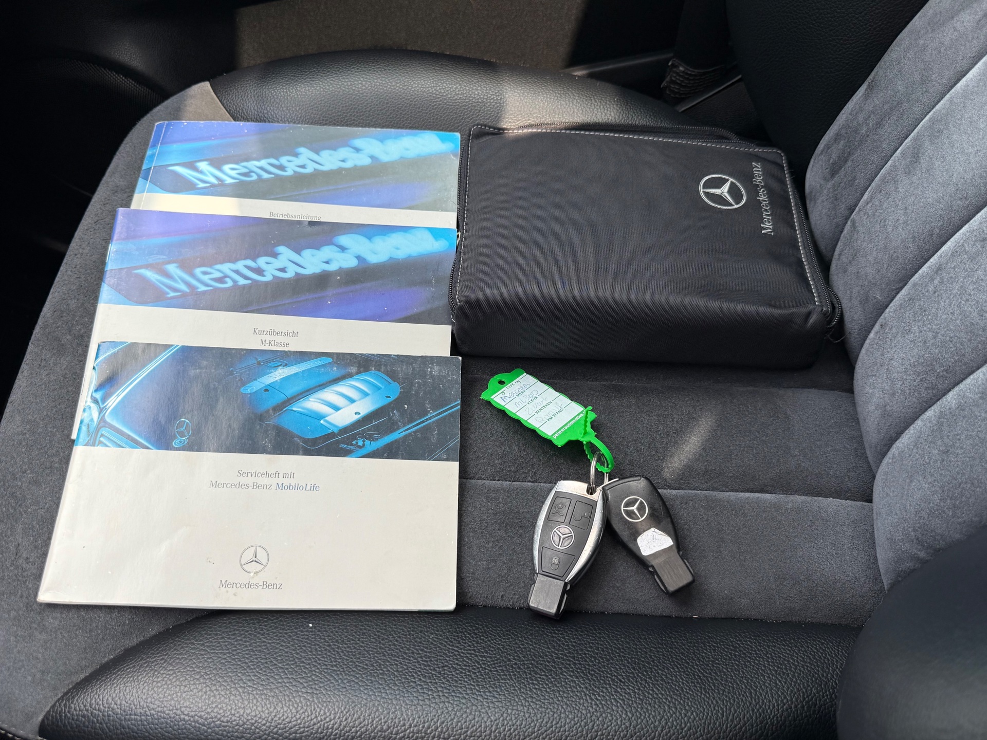 Foto van Mercedes-Benz ML 350