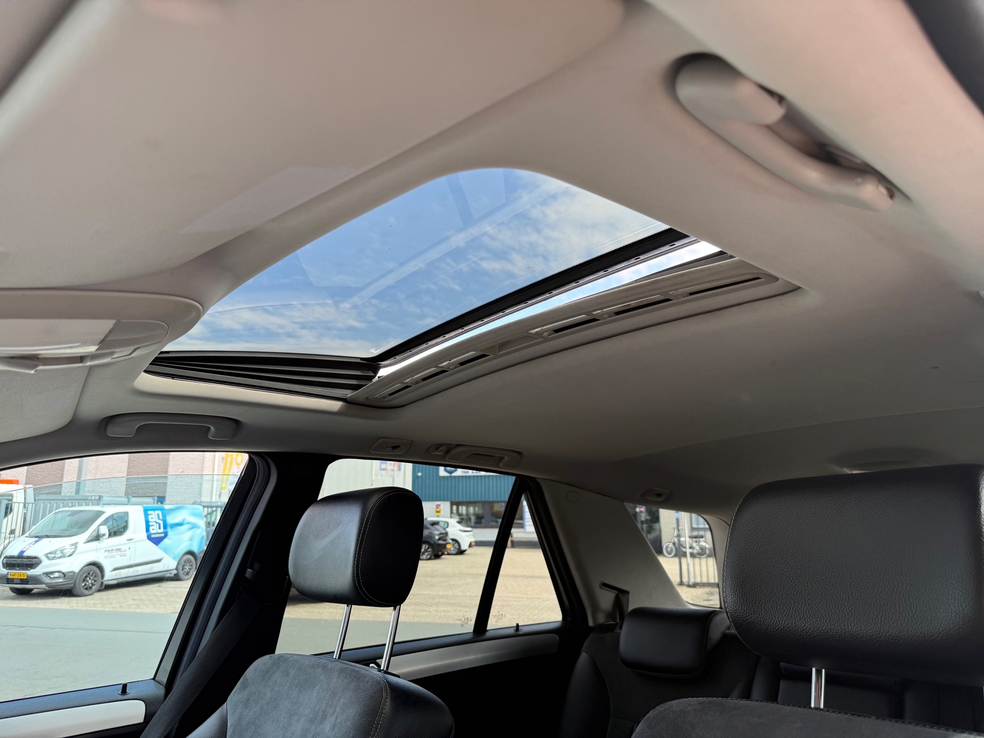 Foto van Mercedes-Benz ML 350