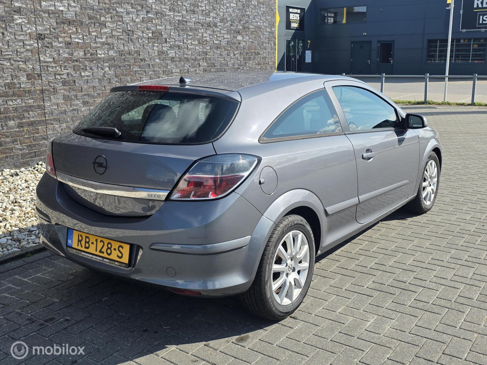 Foto van Opel Astra GTC