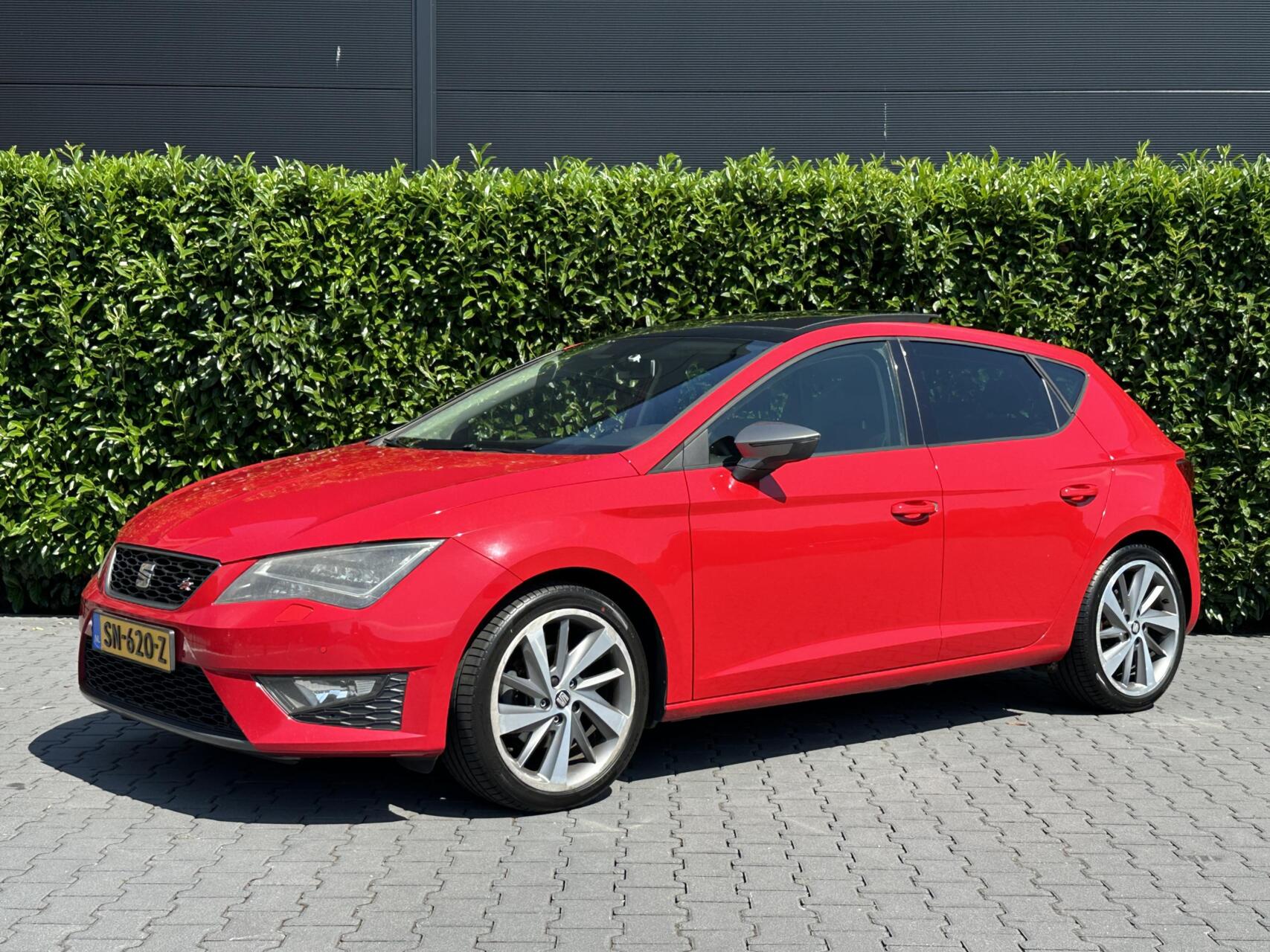 Seat Leon 1.4 TSI FR NIEUW MODEL, LEDER, PANORAMADAK, NAVI, ECC-AIRCO, CRUISE, LED, PDC V+A 2013 - voorkant