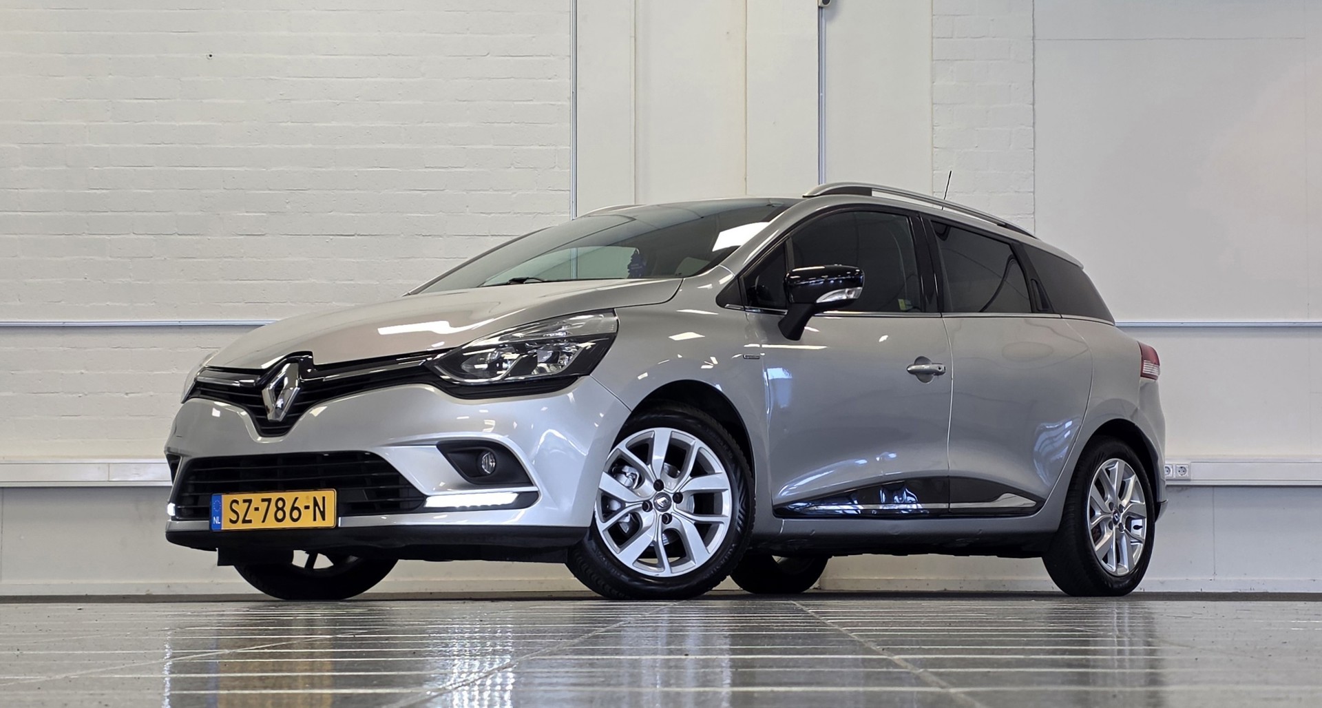 Renault Clio 0.9 TCe Limited Camera Navi Parkeerhulp Garantie Nieuwe APK 2018 - voorkant
