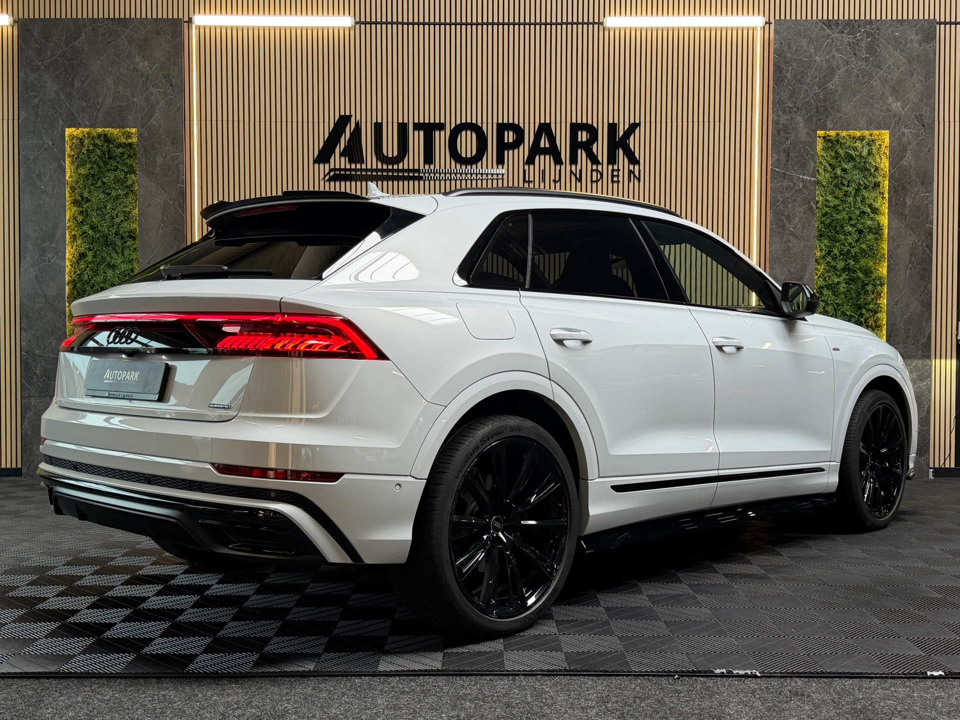 Foto van Audi Q8 55 TFSI E