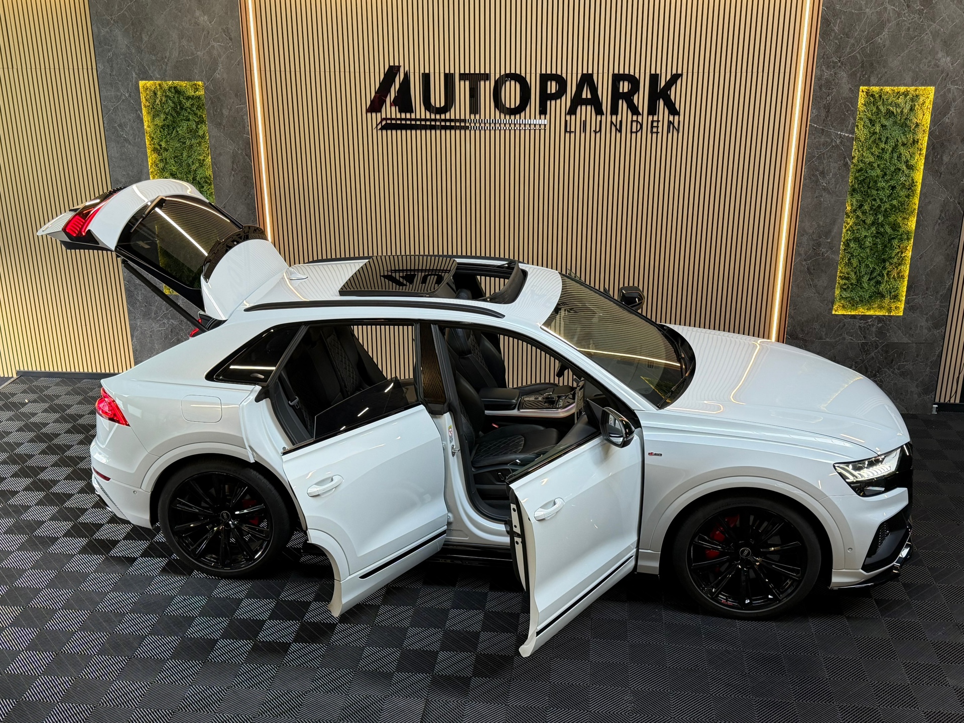 Foto van Audi Q8 55 TFSI E
