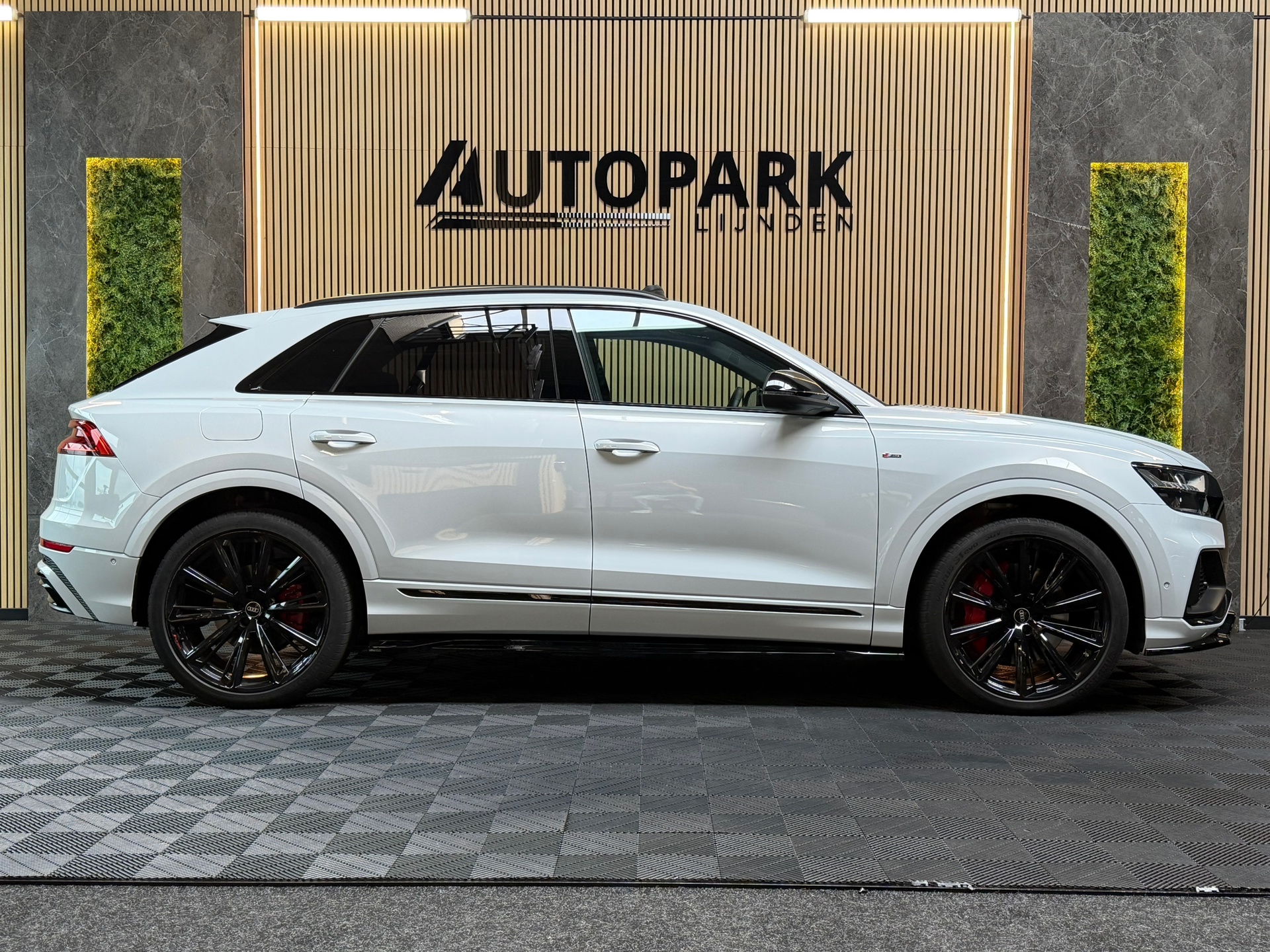 Foto van Audi Q8 55 TFSI E