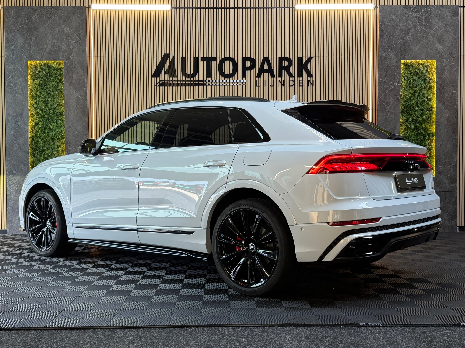 Foto van Audi Q8 55 TFSI E