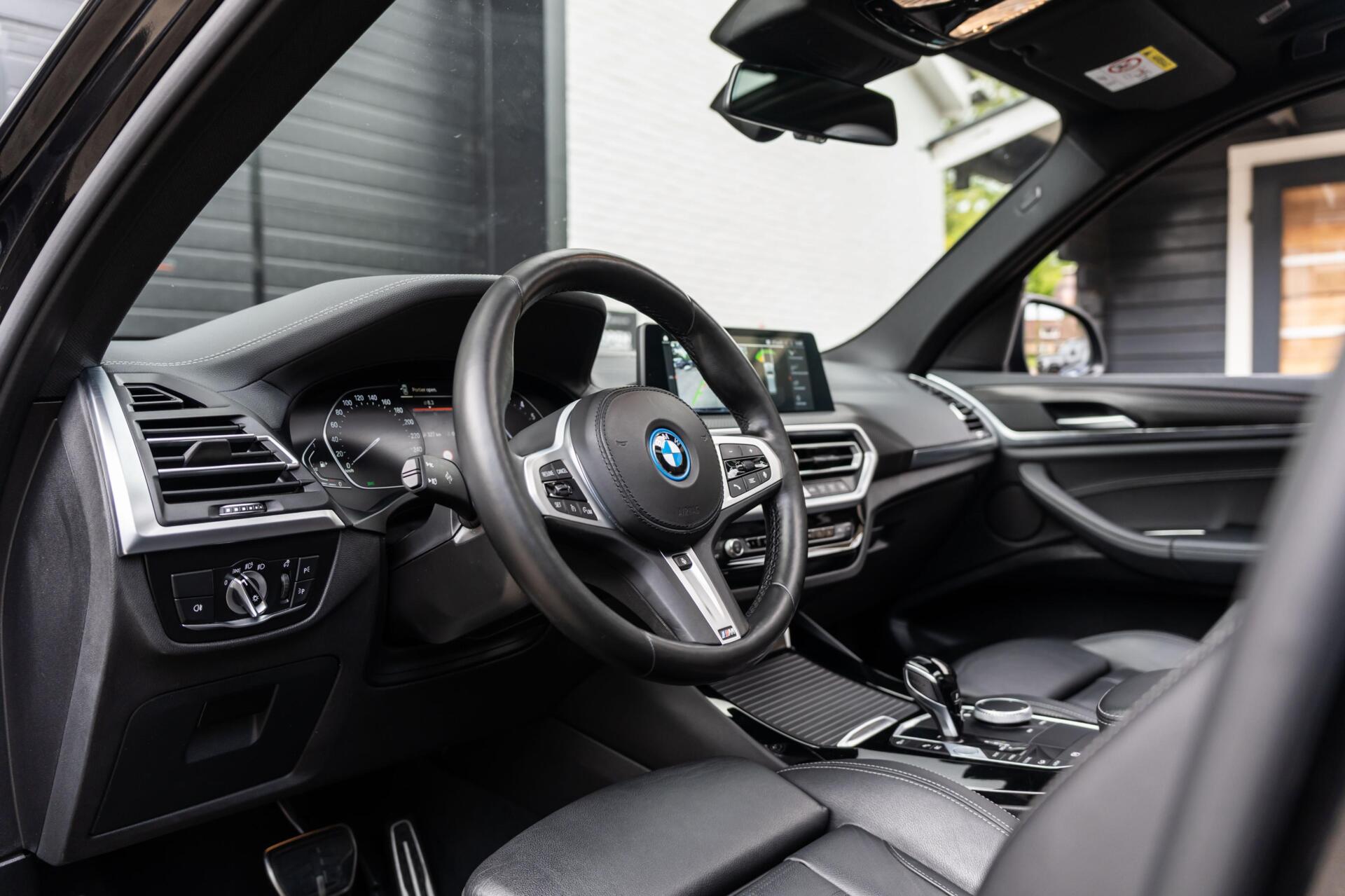 Foto van BMW X3 Xdrive30e