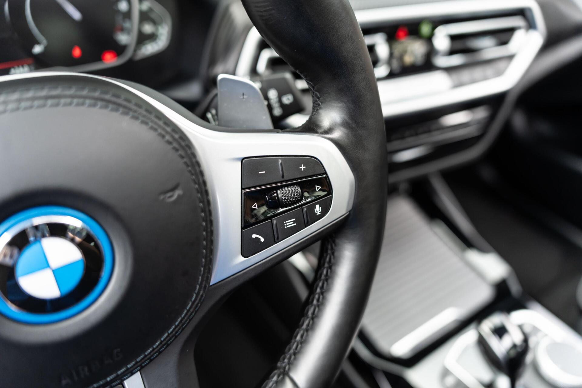 Foto van BMW X3 Xdrive30e