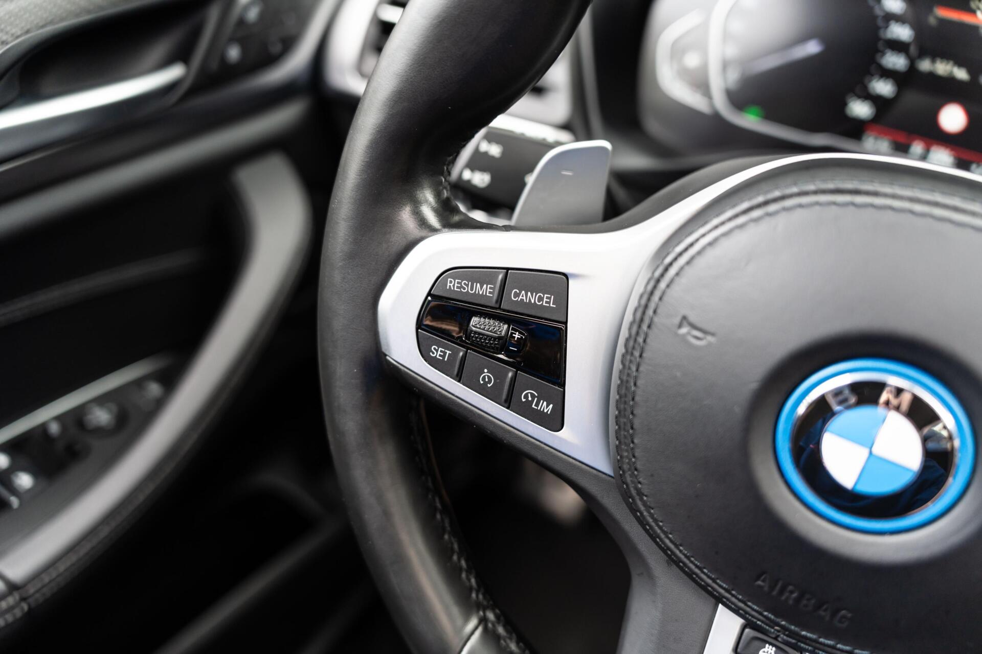 Foto van BMW X3 Xdrive30e