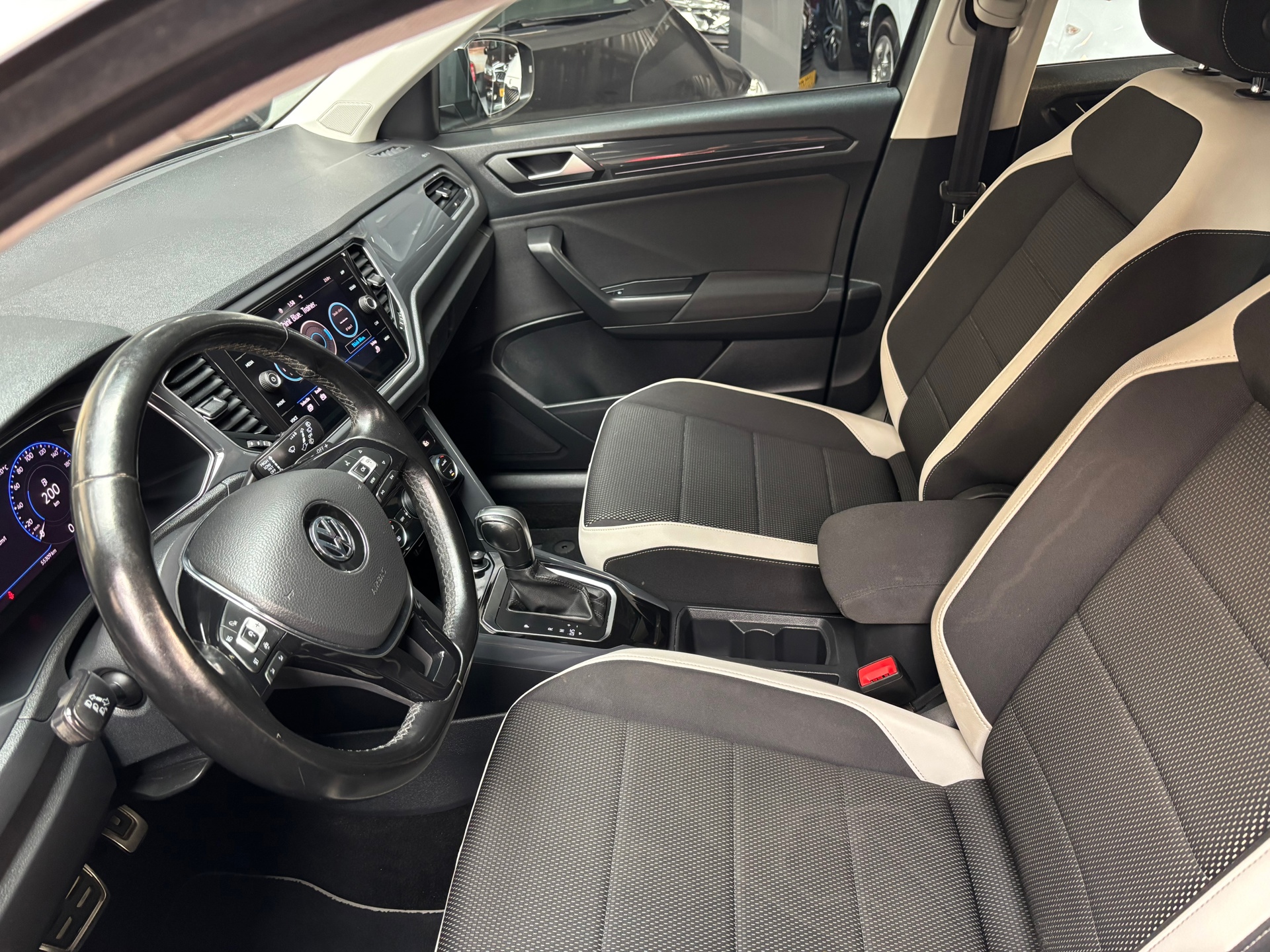 Foto van Volkswagen T-roc