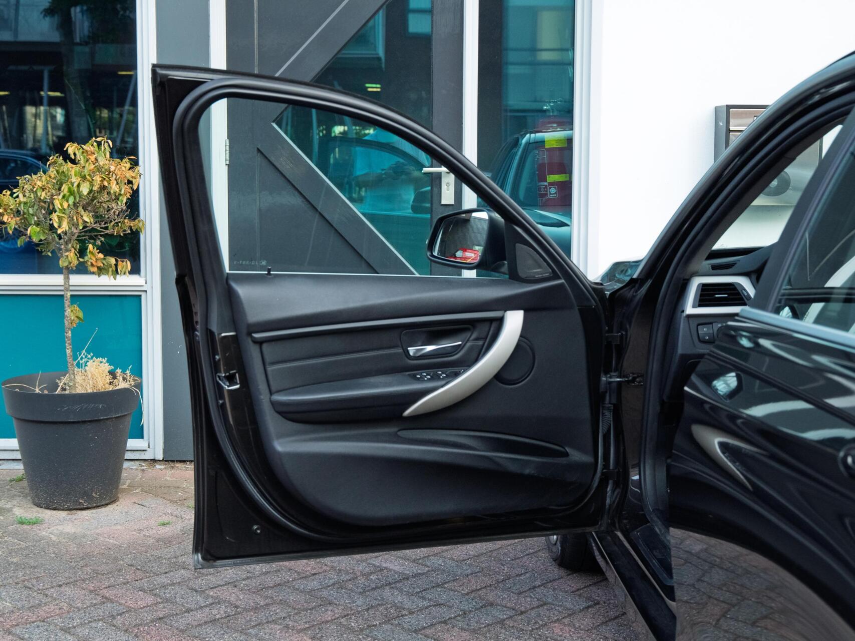 Foto van BMW 320i