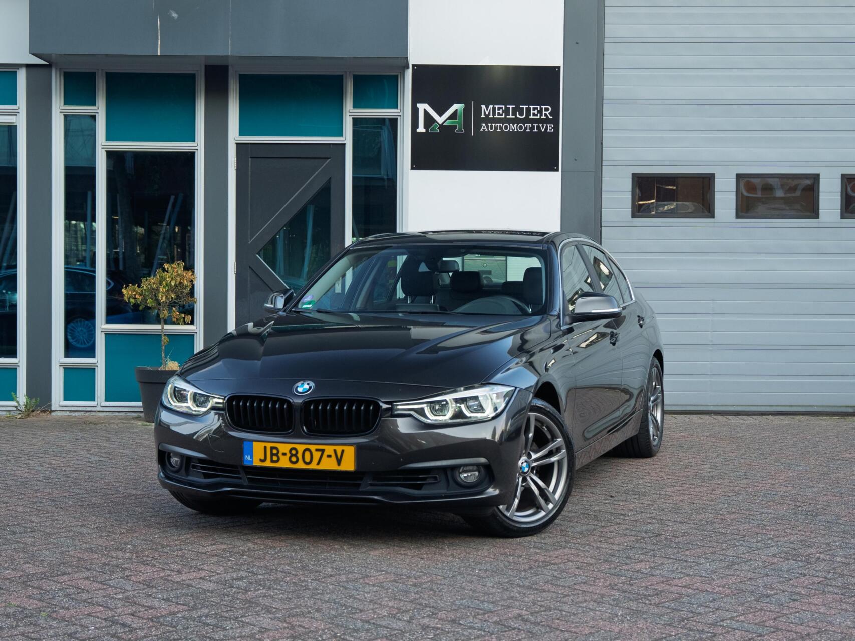 Foto van BMW 320i