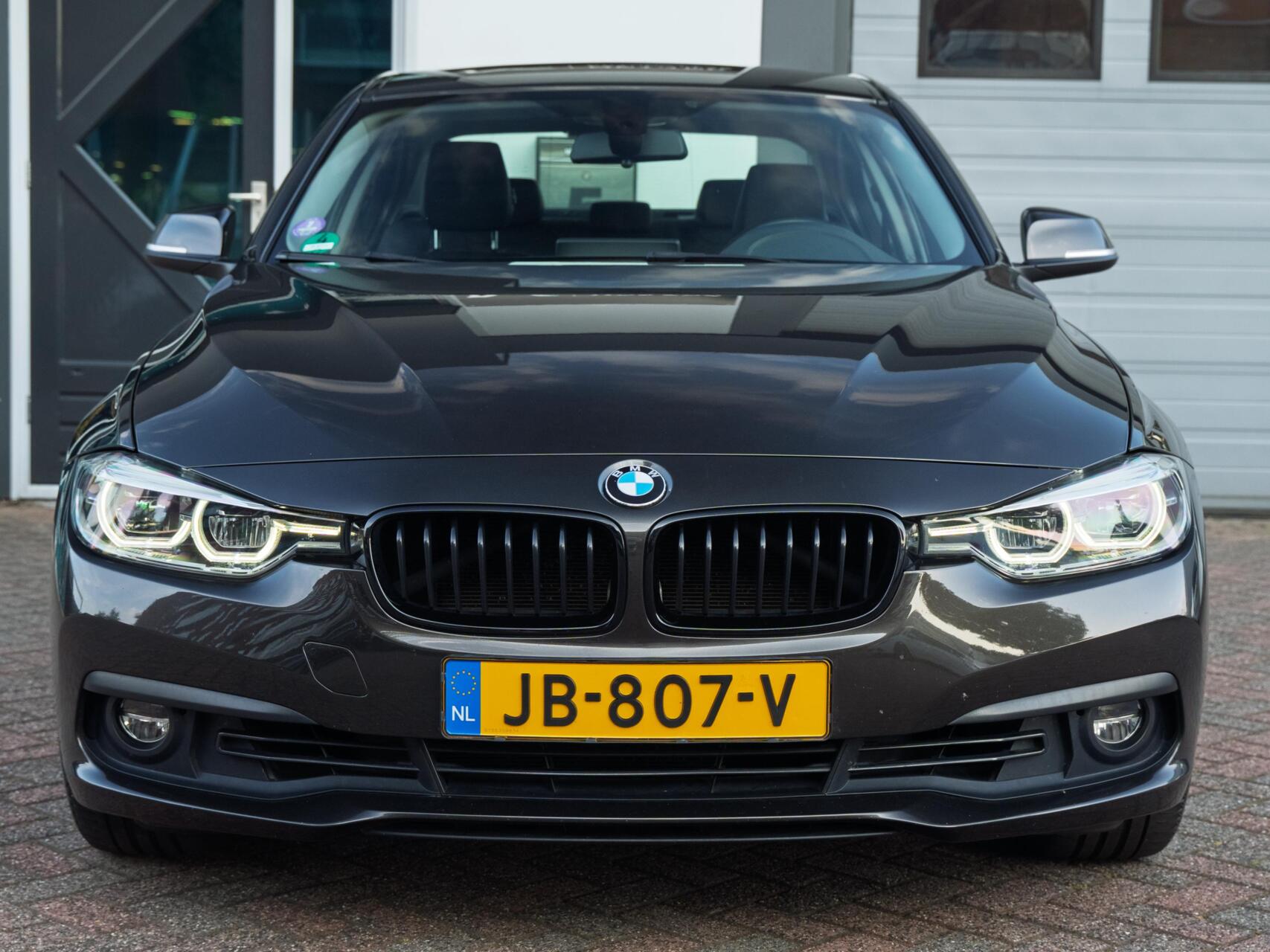 Foto van BMW 320i