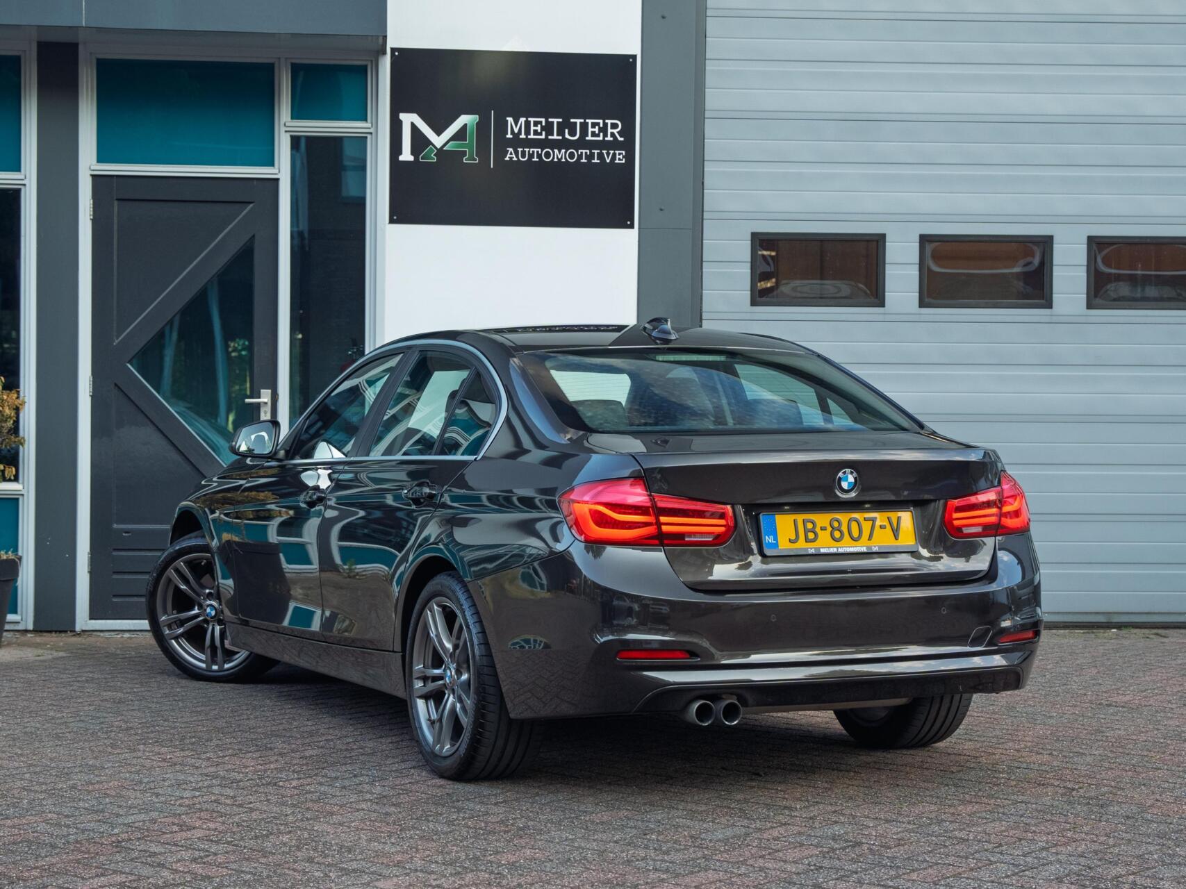 Foto van BMW 320i