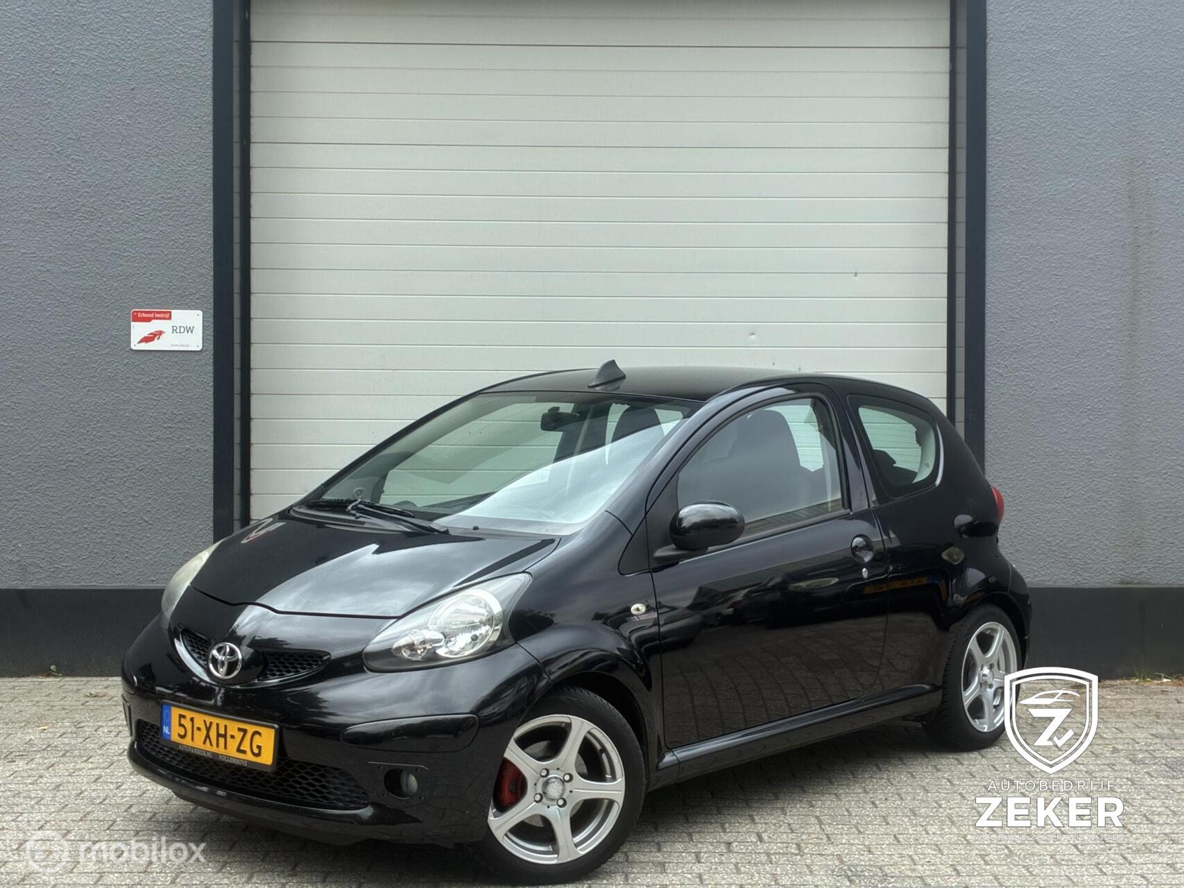 Toyota Toyota Aygo 1.0-12V SPORT - Elek Pakket -  NWE APK 2007 - voorkant
